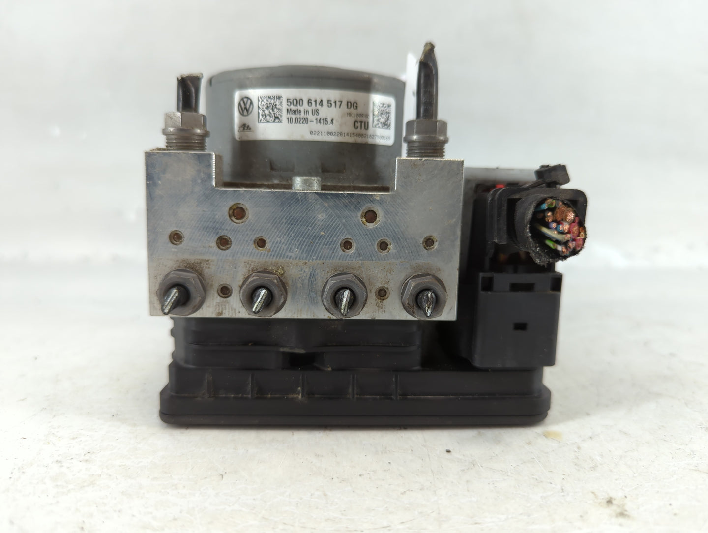 2019 Volkswagen Jetta ABS Pump Control Module Replacement P/N:5Q0 614 517 DG Fits OEM Used Auto Parts - Oemusedautoparts1.co