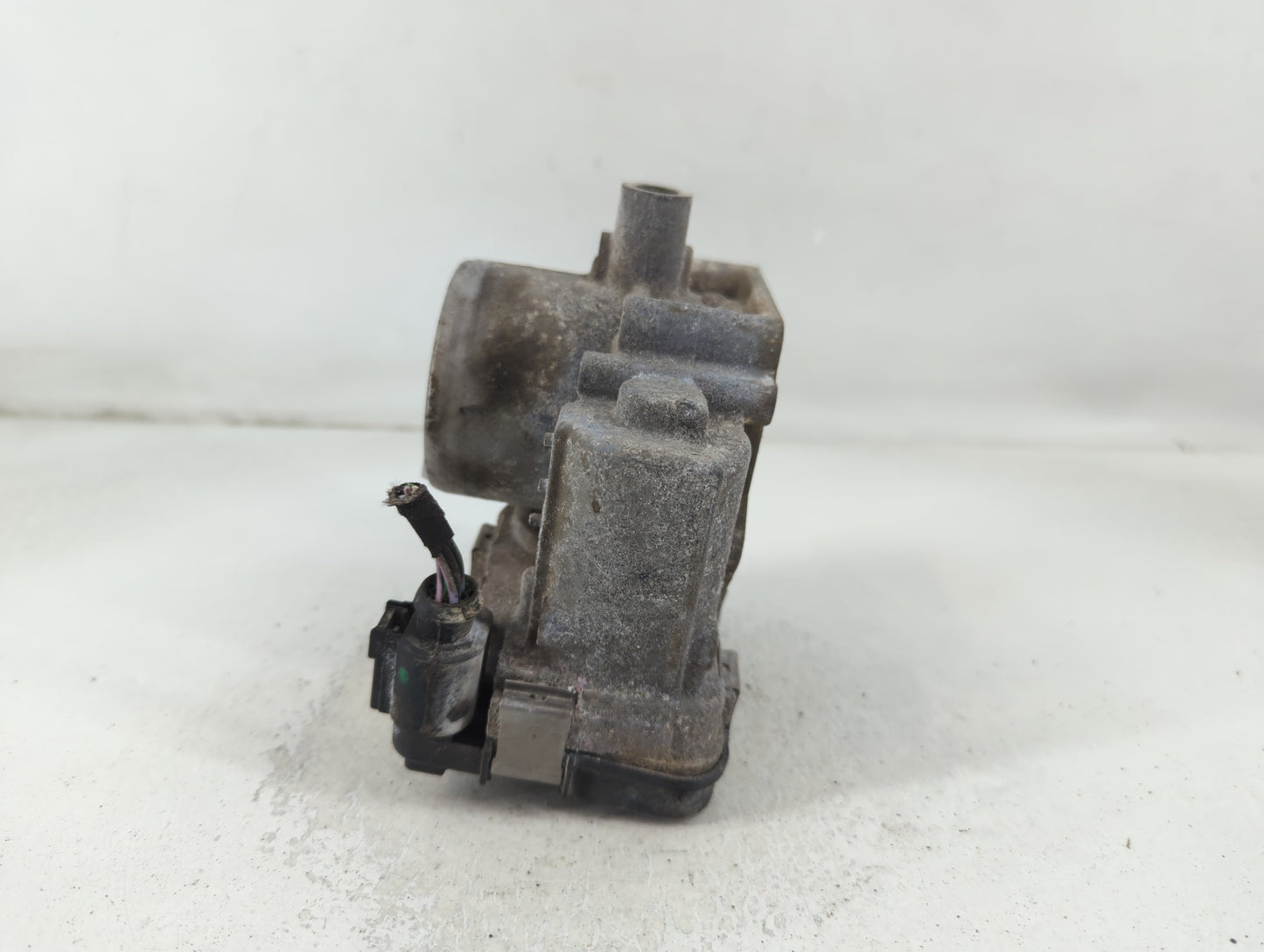 2019-2021 Volkswagen Jetta Throttle Body P/N:03F 1330620 Fits Fits 2016 2017 2018 2019 2020 2021 OEM Used Auto Parts - Oemus