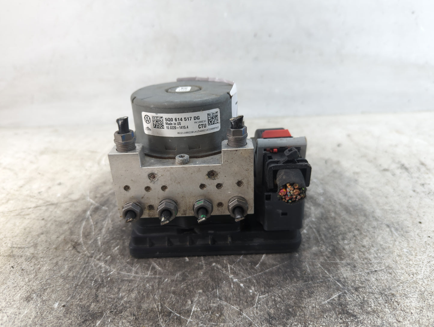 2019 Volkswagen Jetta ABS Pump Control Module Replacement P/N:5Q0 614 517 DG Fits OEM Used Auto Parts - Oemusedautoparts1.co