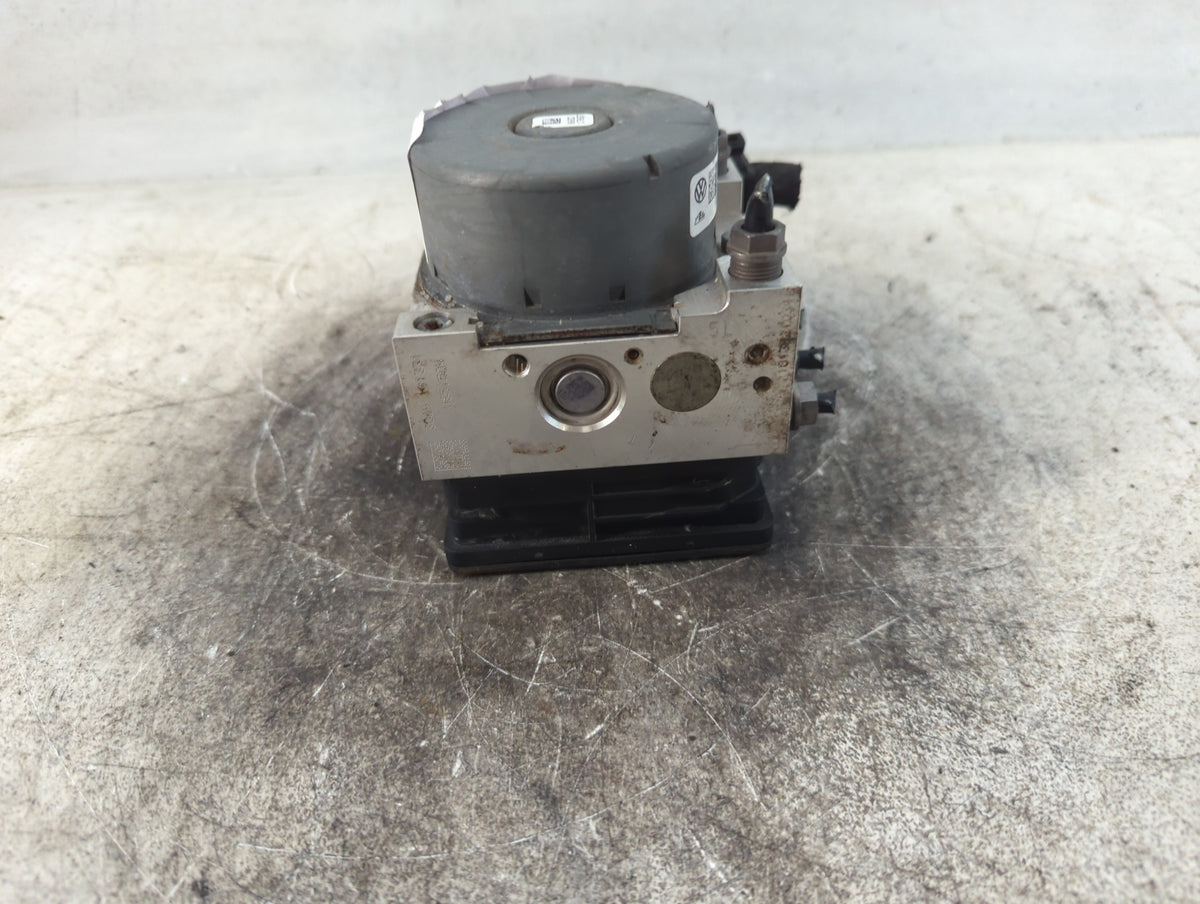 2019 Volkswagen Jetta Anti-Lock Brake ABS Pump Module Actuator OEM P/N:5Q0 614 517 DG Fits OEM Used Auto Parts - Oemusedauto