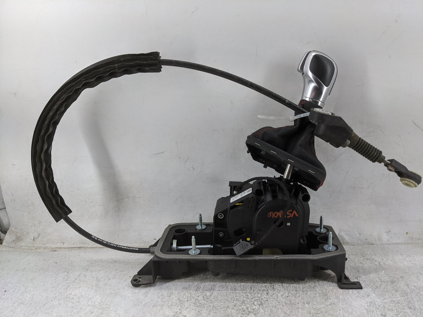 2019 Volkswagen Jetta Gli Floor Console Assembly Shifter - Oemusedautoparts1.com