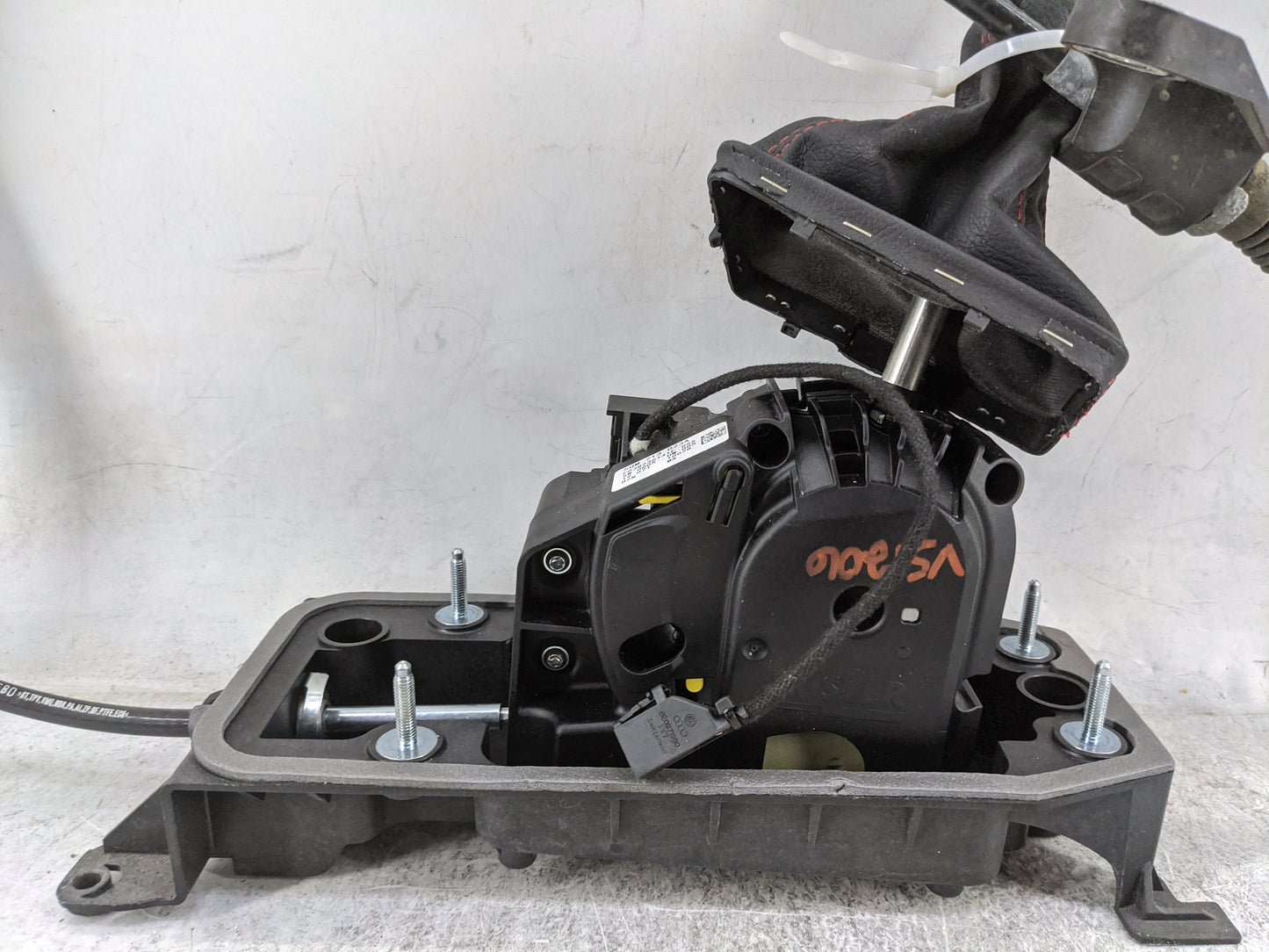 2019 Volkswagen Jetta Gli Floor Console Assembly Shifter - Oemusedautoparts1.com