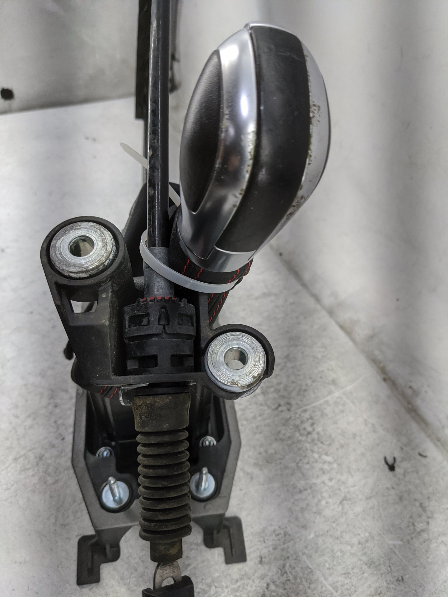 2019 Volkswagen Jetta Gli Floor Console Assembly Shifter - Oemusedautoparts1.com