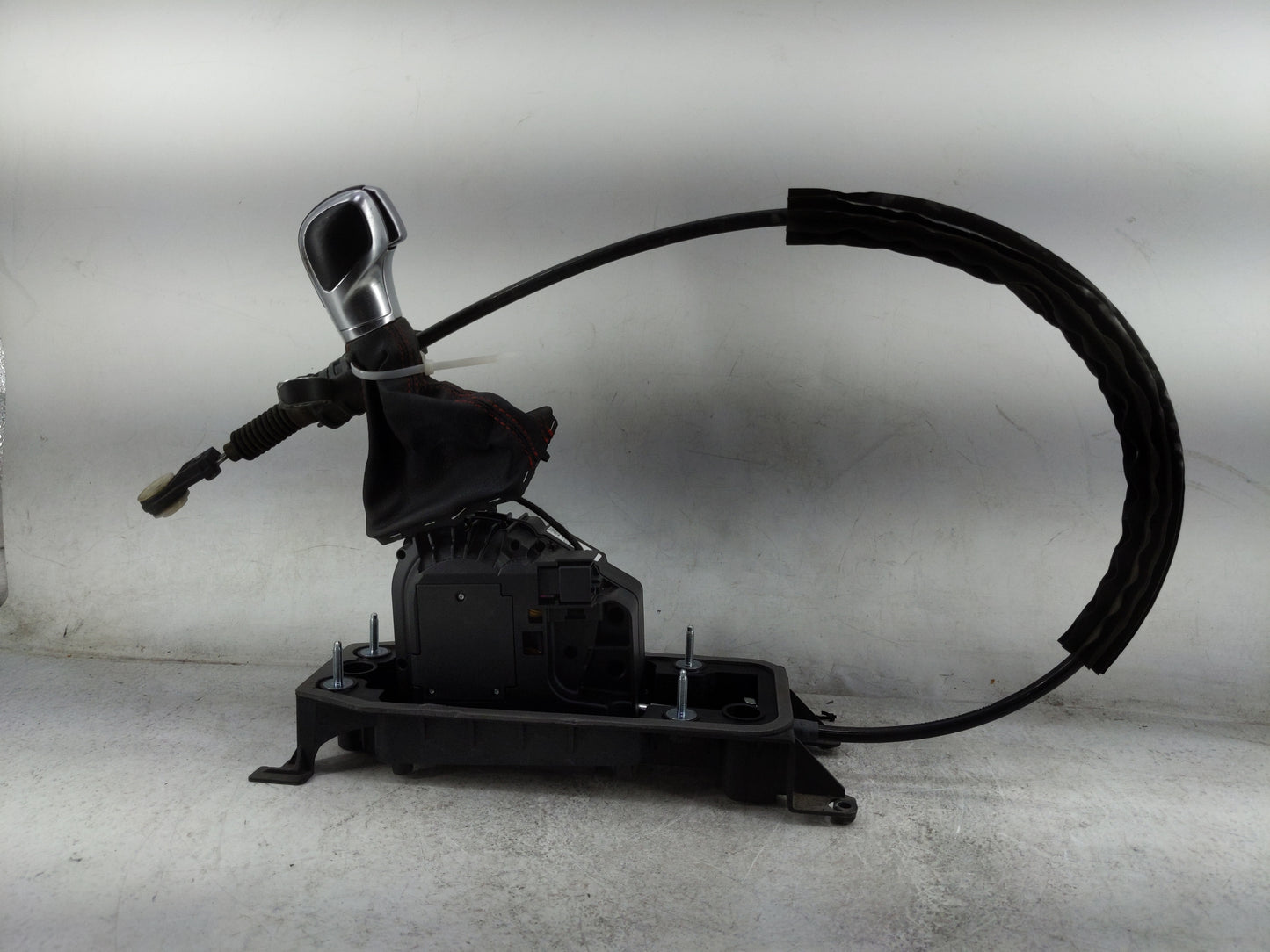 2019 Volkswagen Jetta Gli Floor Console Assembly Shifter - Oemusedautoparts1.com