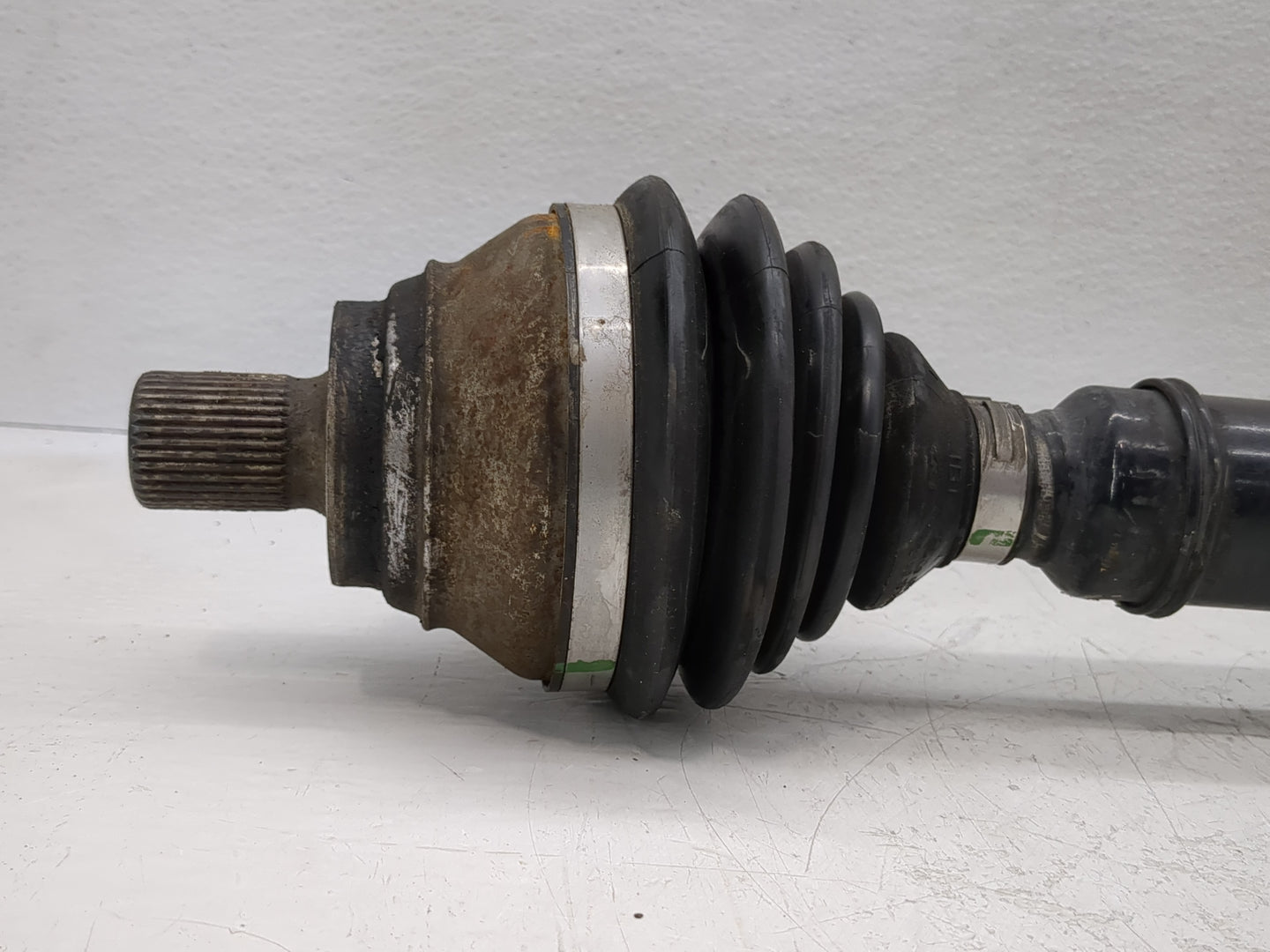 2014-2020 Volkswagen Passat Axle Shaft Front Passenger Cv C/v - Oemusedautoparts1.com