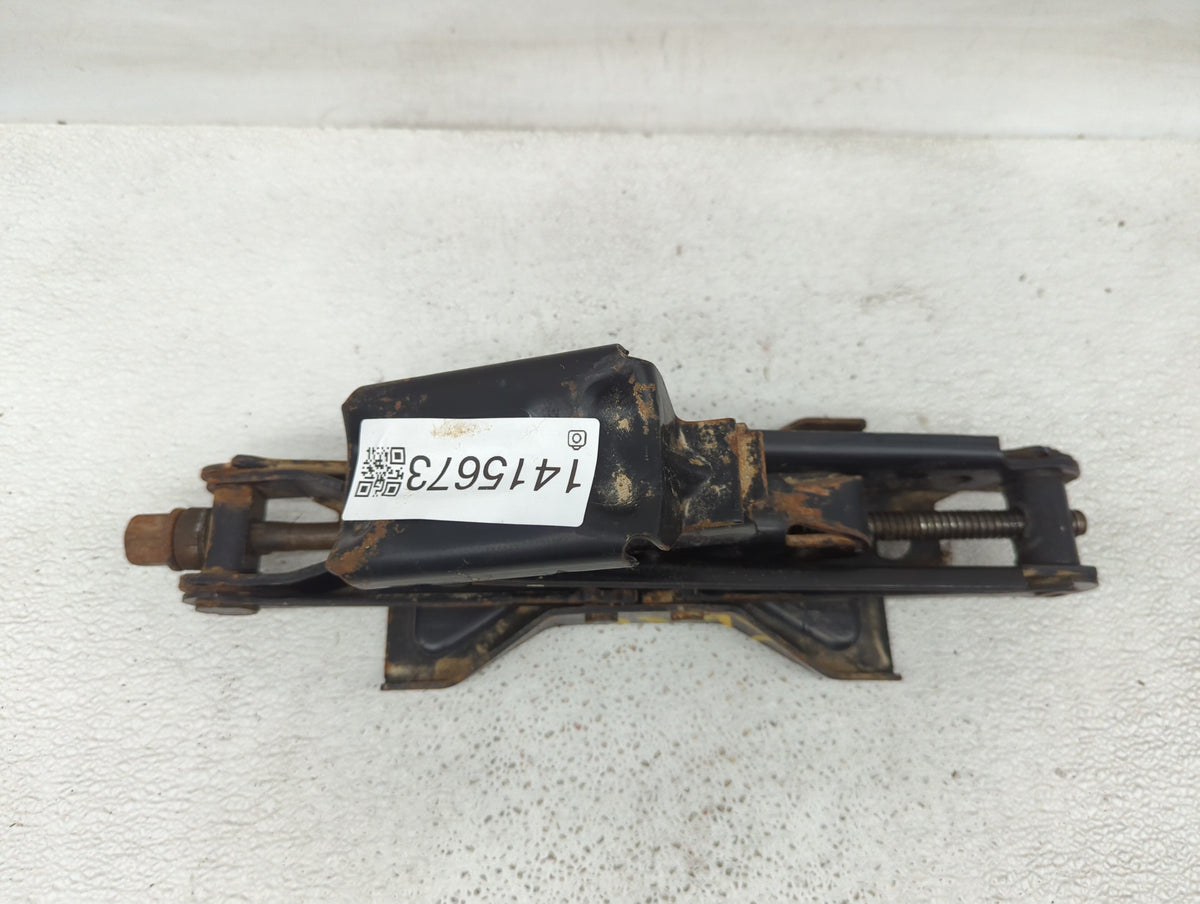 2019 Volkswagen Passat Spare Scissor Car Jack 1415673 - Oemusedautoparts1.com