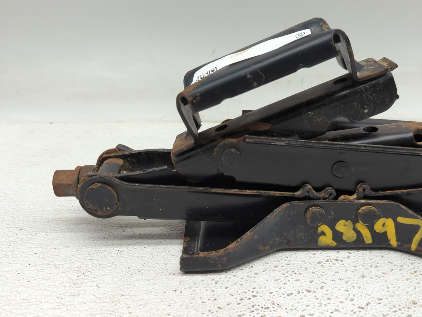 2019 Volkswagen Passat Spare Scissor Car Jack - Oemusedautoparts1.com