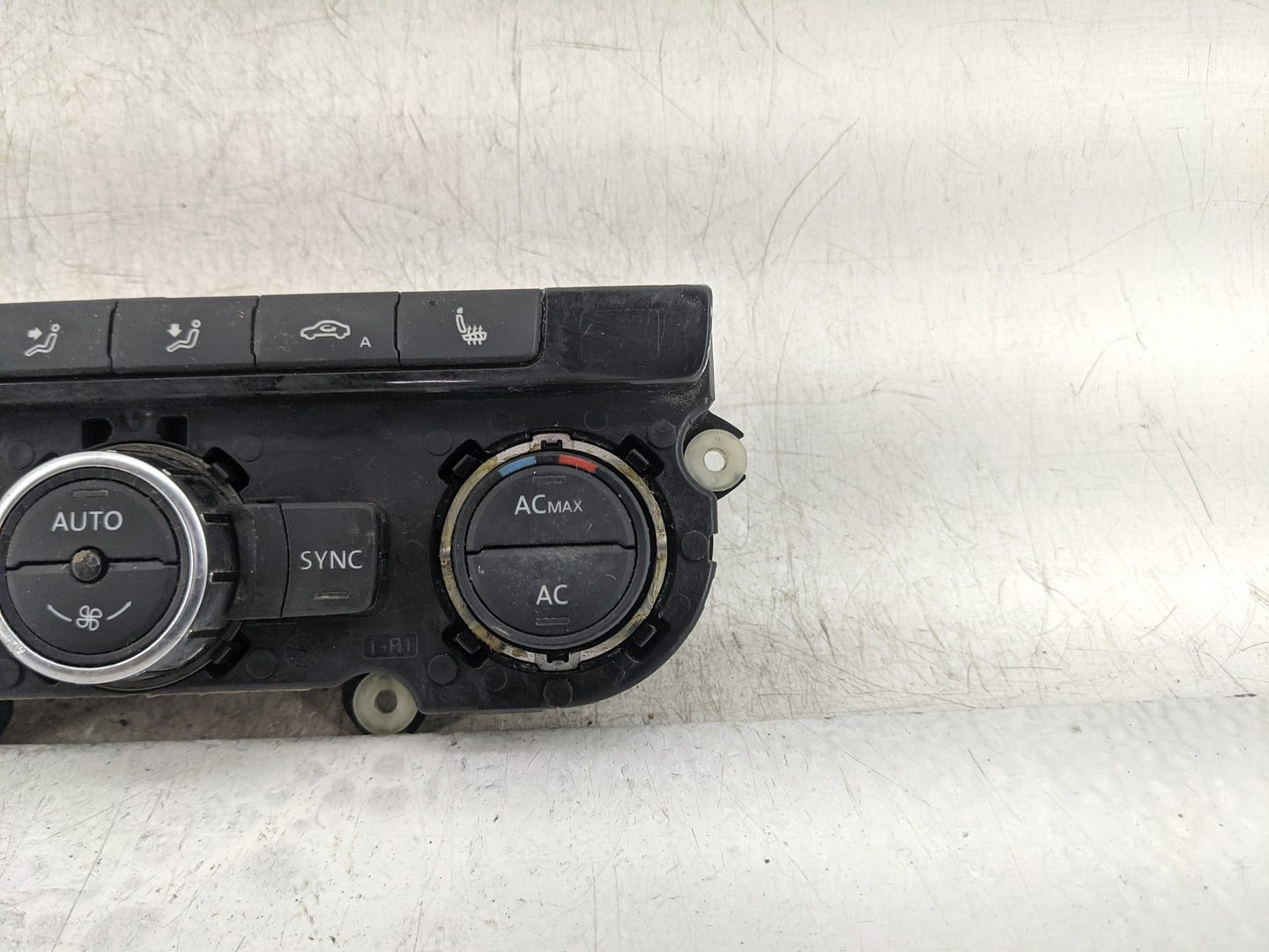 2016-2019 Volkswagen Passat Climate Control Module Temperature AC/Heater Replacement P/N:5HB 010 753 Fits Fits 2016 2017 201