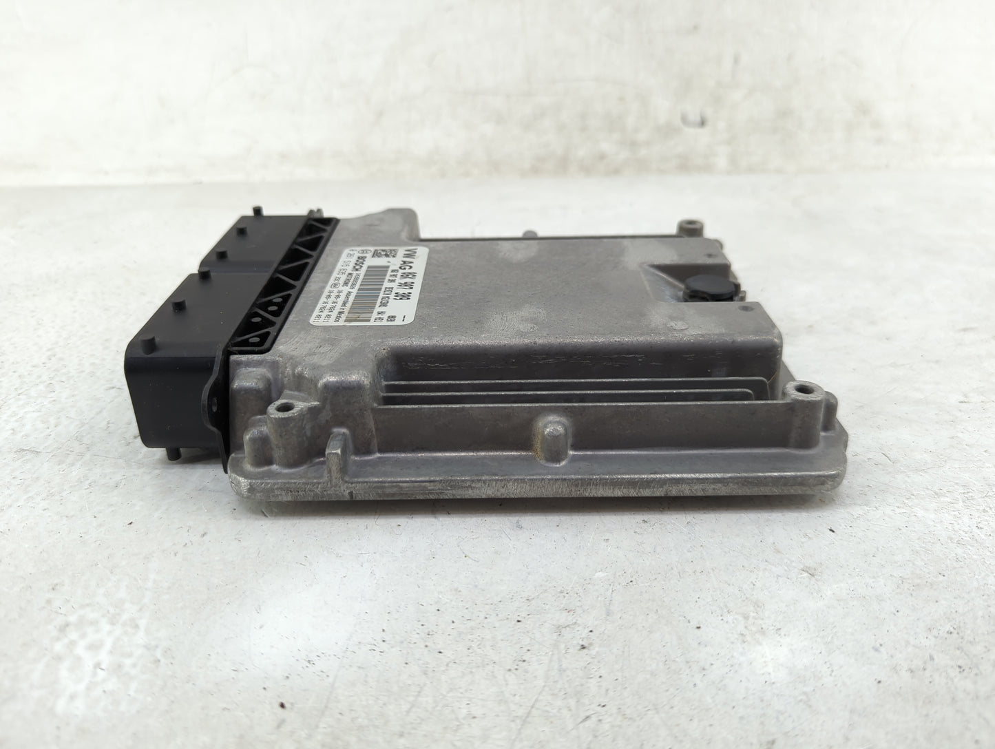 2019-2020 Volkswagen Passat PCM Engine Control Computer ECU ECM PCU OEM P/N:06K907309 1039S93620, 0261S15635 Fits Fits 2019 