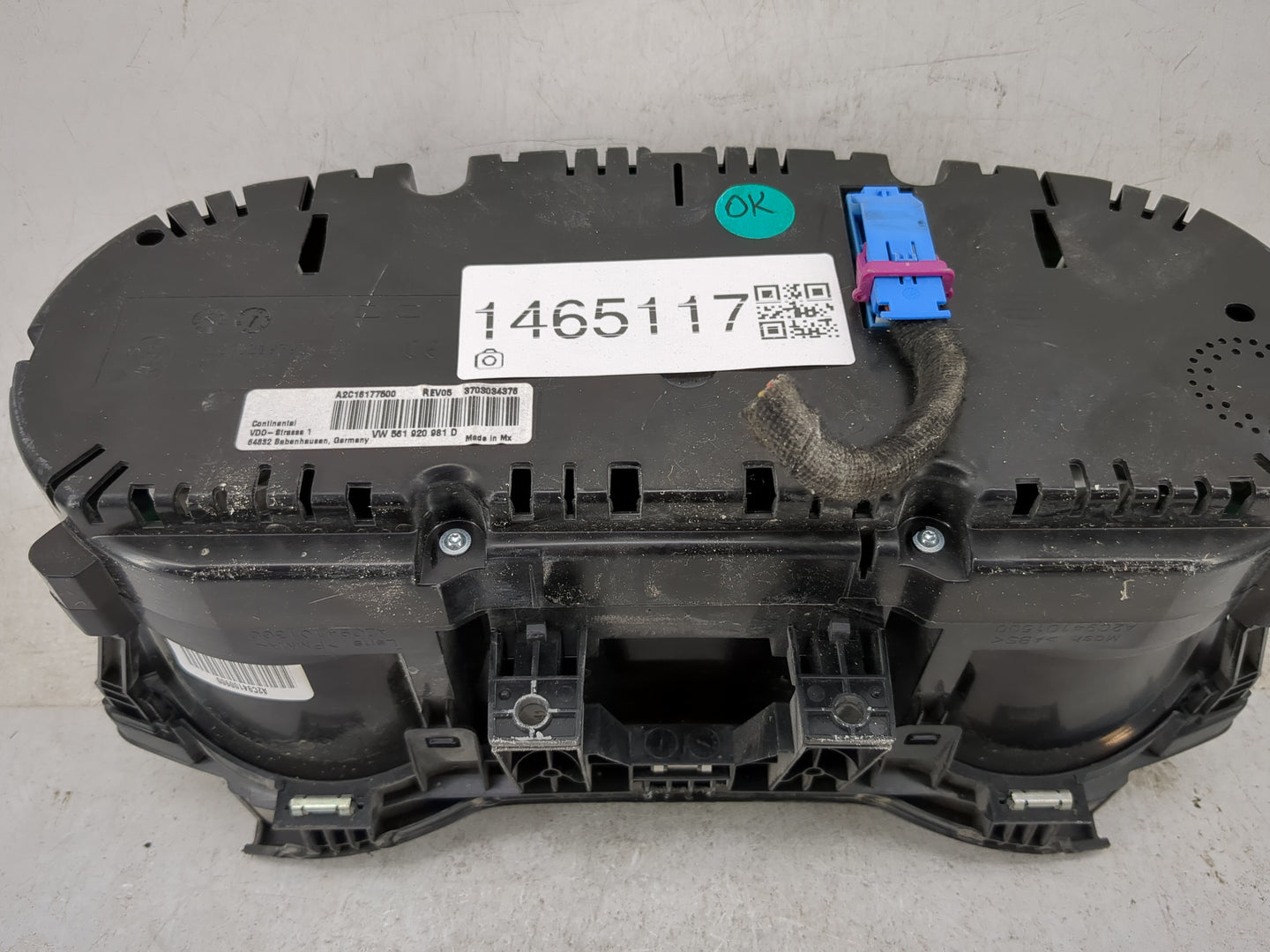2019 Volkswagen Passat Instrument Cluster Speedometer Gauges P/N:A2C16177500 3703034376, 561920981D Miles: Fits OEM Used Aut