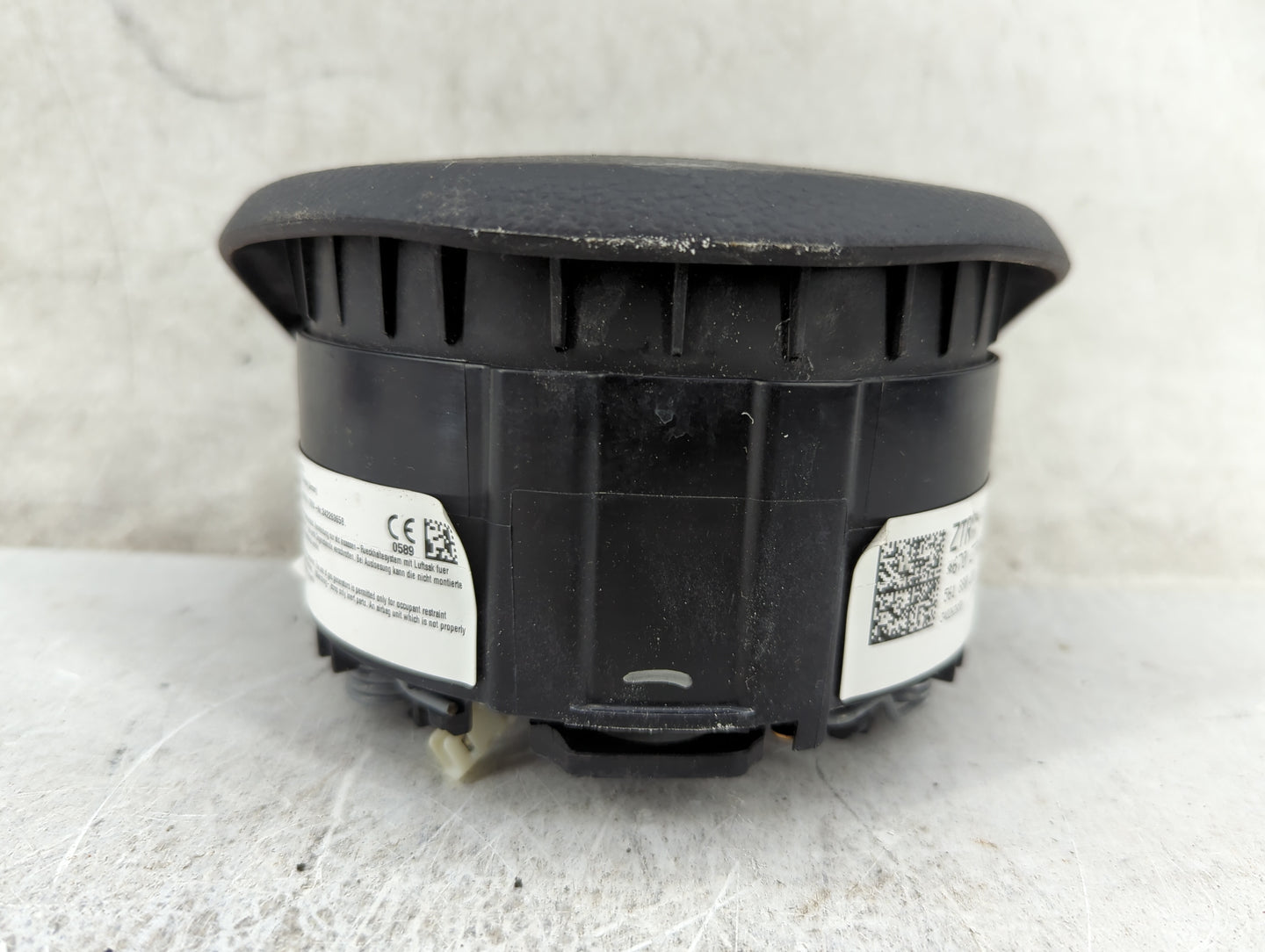 2018-2019 Volkswagen Passat Air Bag Driver Left Steering Wheel Mounted - Oemusedautoparts1.com