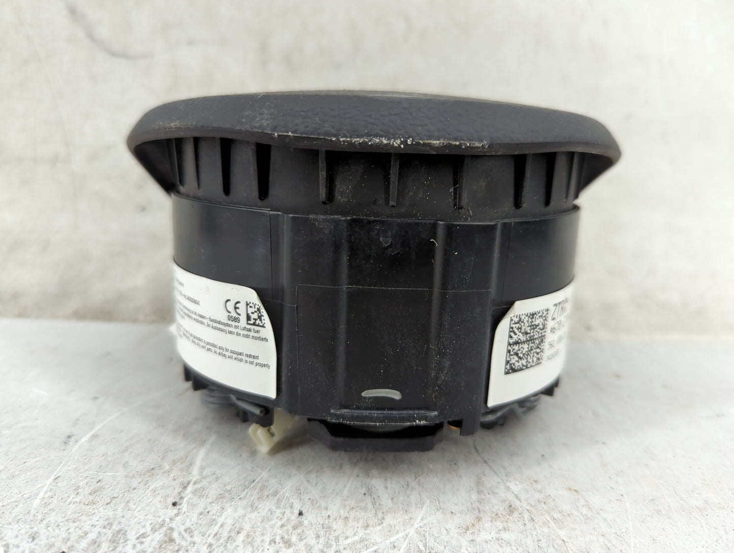 2018-2019 Volkswagen Passat Air Bag Driver Left Steering Wheel Mounted - Oemusedautoparts1.com