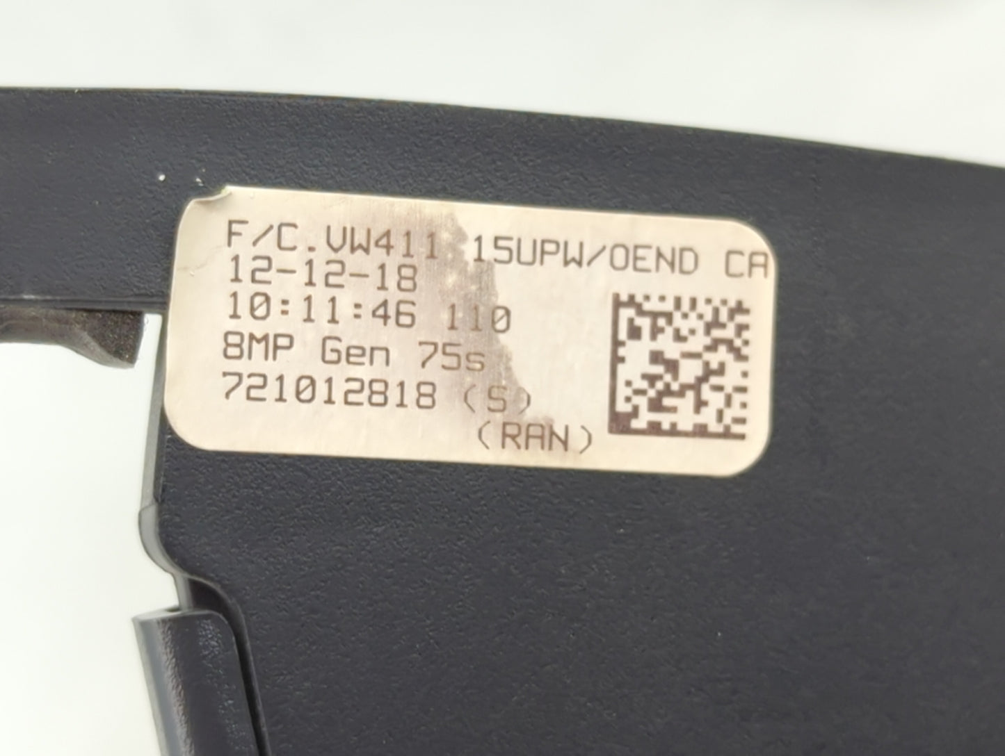 2019 Volkswagen Passat Center Console Armrest Cover Lid P/N:VW411 721012818 Fits OEM Used Auto Parts - Oemusedautoparts1.com