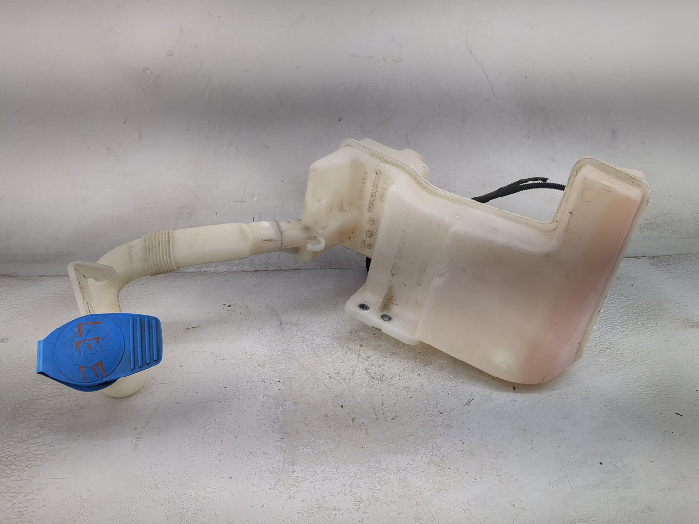 2012-2020 Volkswagen Passat Windshield Washer Fluid Reservoir Bottle Oem - Oemusedautoparts1.com