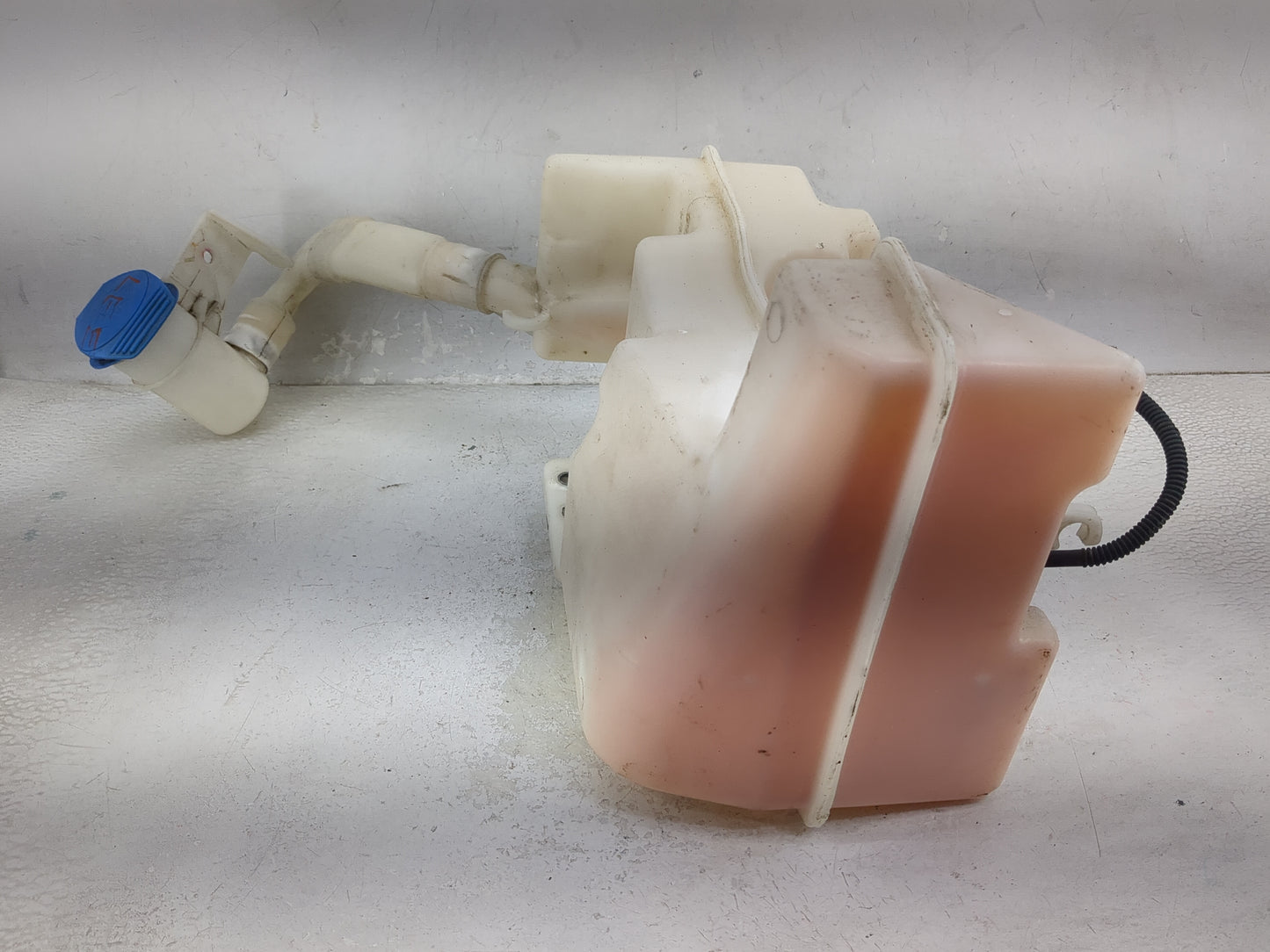 2012-2020 Volkswagen Passat Windshield Washer Fluid Reservoir Bottle Oem - Oemusedautoparts1.com