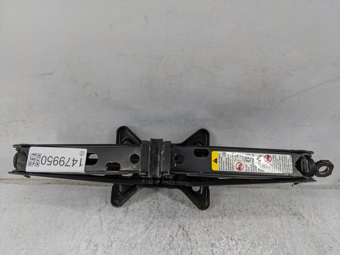 2019 Volkswagen Passat Spare Scissor Car Jack Black - Oemusedautoparts1.com