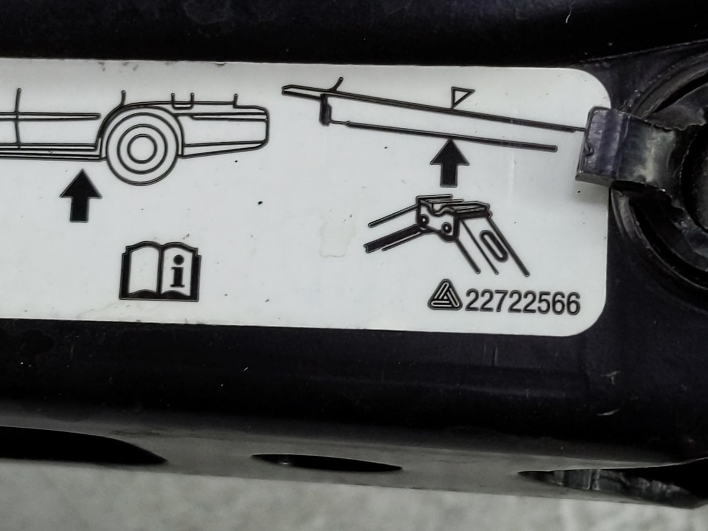 2019 Volkswagen Passat Spare Scissor Car Jack Black - Oemusedautoparts1.com
