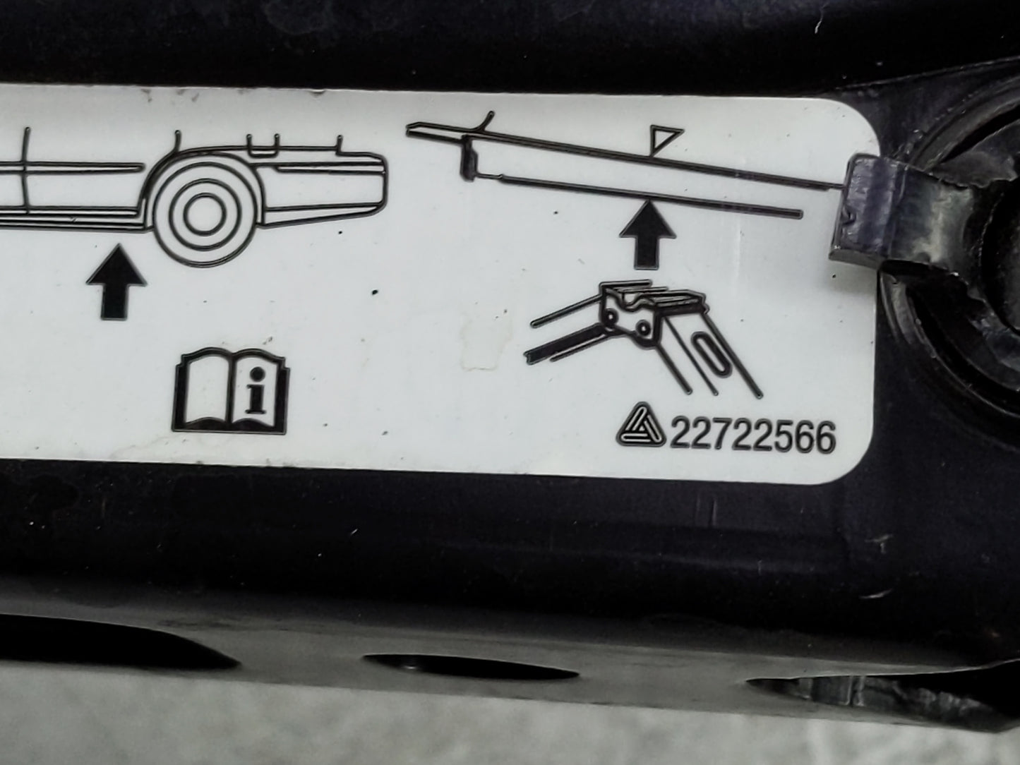 2019 Volkswagen Passat Spare Scissor Car Jack Black - Oemusedautoparts1.com