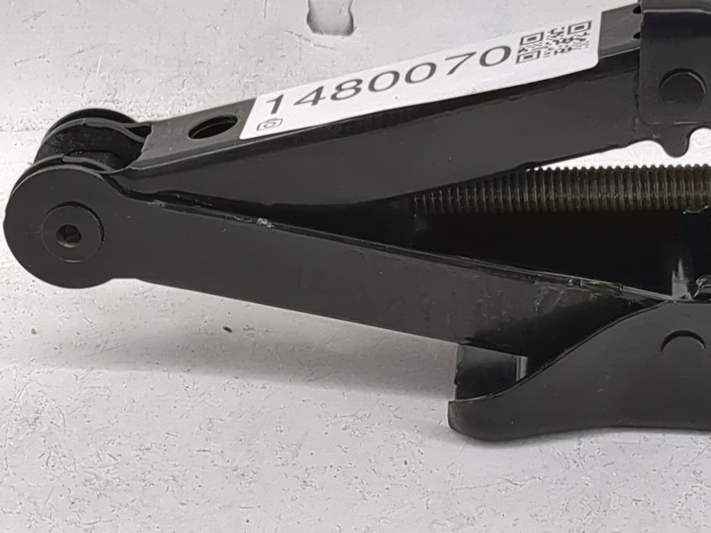 2019 Volkswagen Passat Spare Scissor Car Jack Black 1480070 - Oemusedautoparts1.com