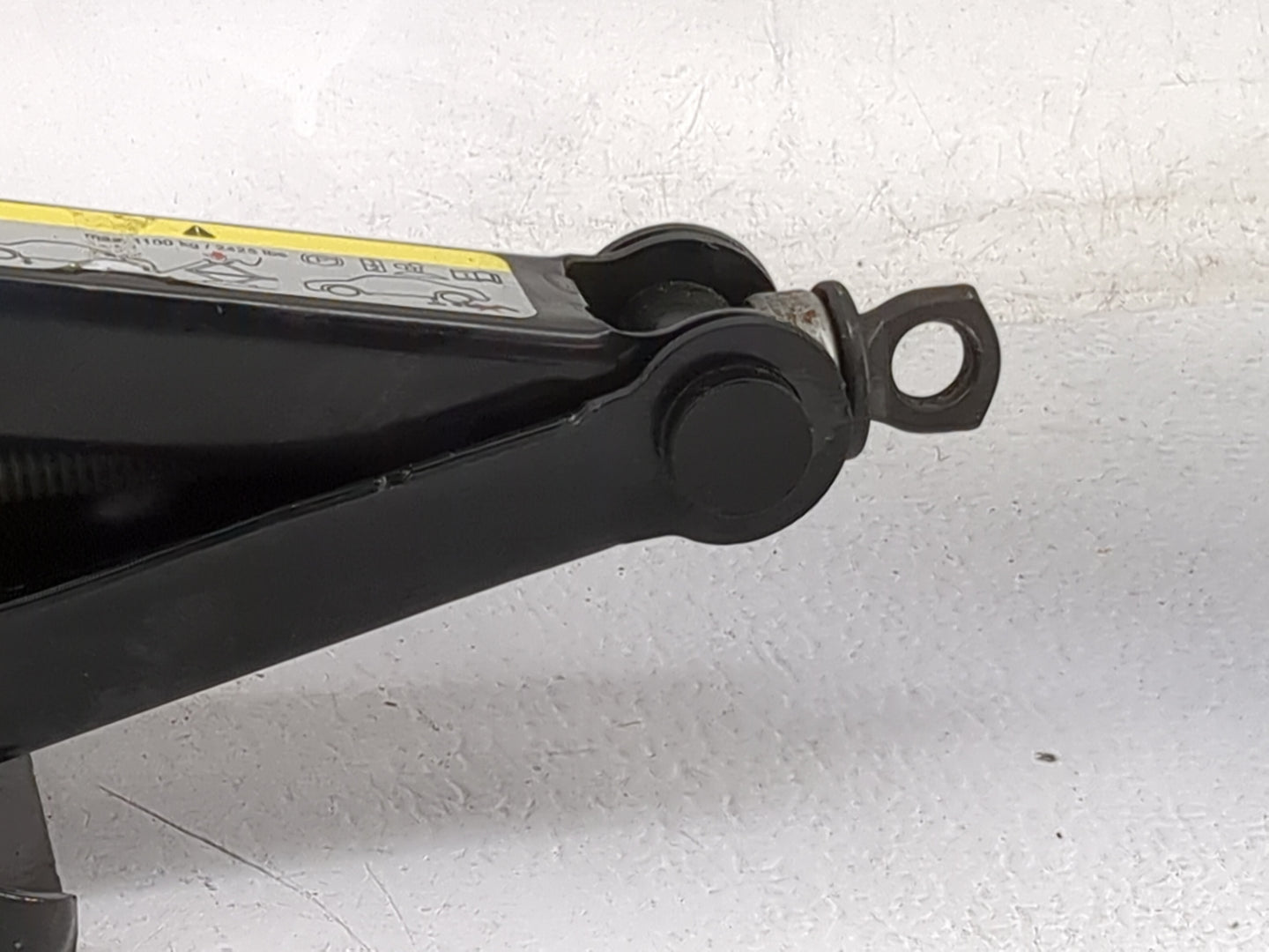 2019 Volkswagen Passat Spare Scissor Car Jack Black 1480070 - Oemusedautoparts1.com