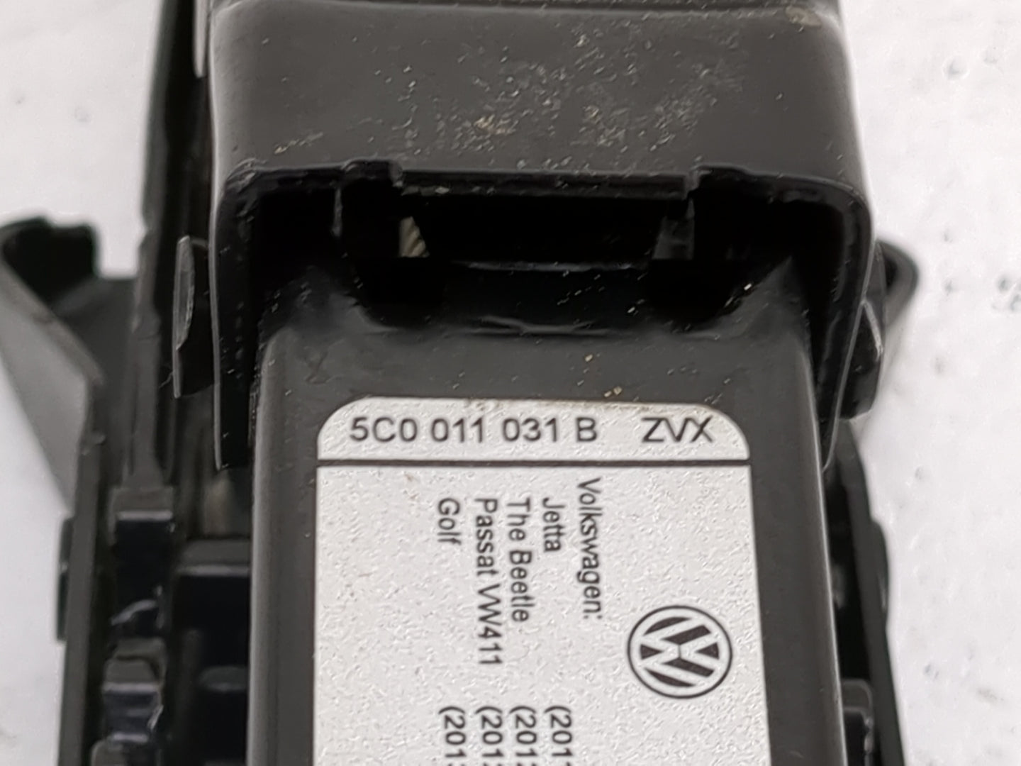 2019 Volkswagen Passat Spare Scissor Car Jack Black 1480070 - Oemusedautoparts1.com