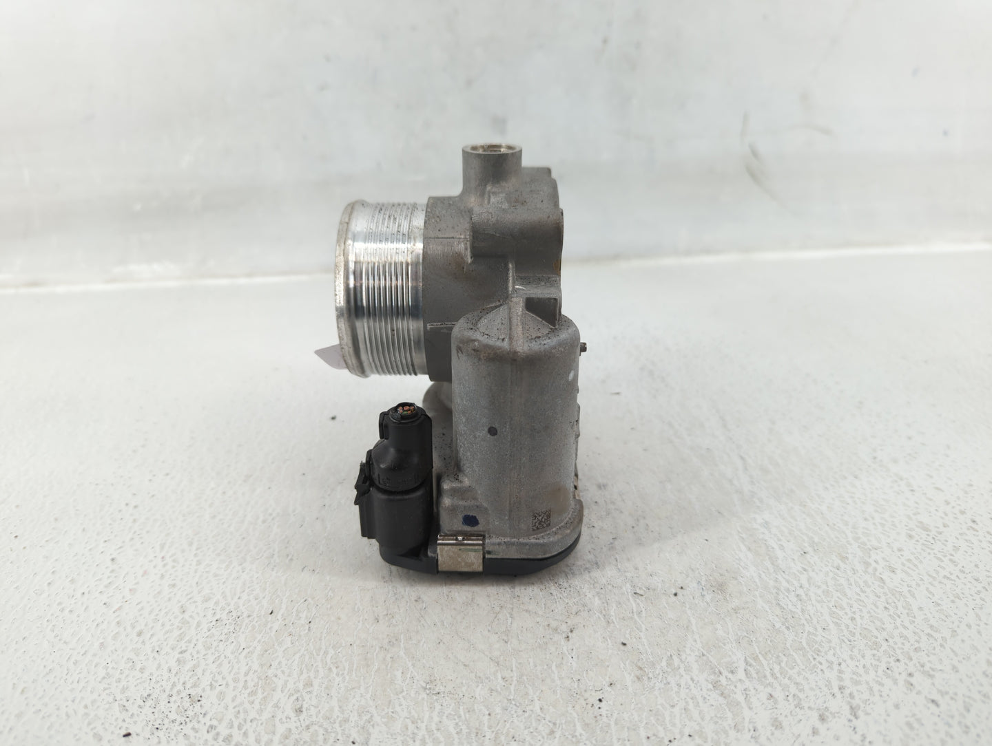 2018-2020 Volkswagen Passat Throttle Body P/N:06K 133 062 AG Fits Fits 2018 2019 2020 2021 2022 OEM Used Auto Parts - Oemuse
