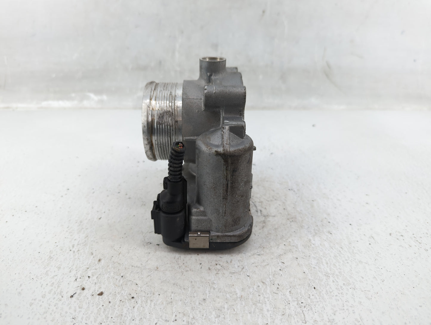2018-2020 Volkswagen Passat Throttle Body P/N:06K 133 062 AG Fits Fits 2018 2019 2020 2021 2022 OEM Used Auto Parts - Oemuse