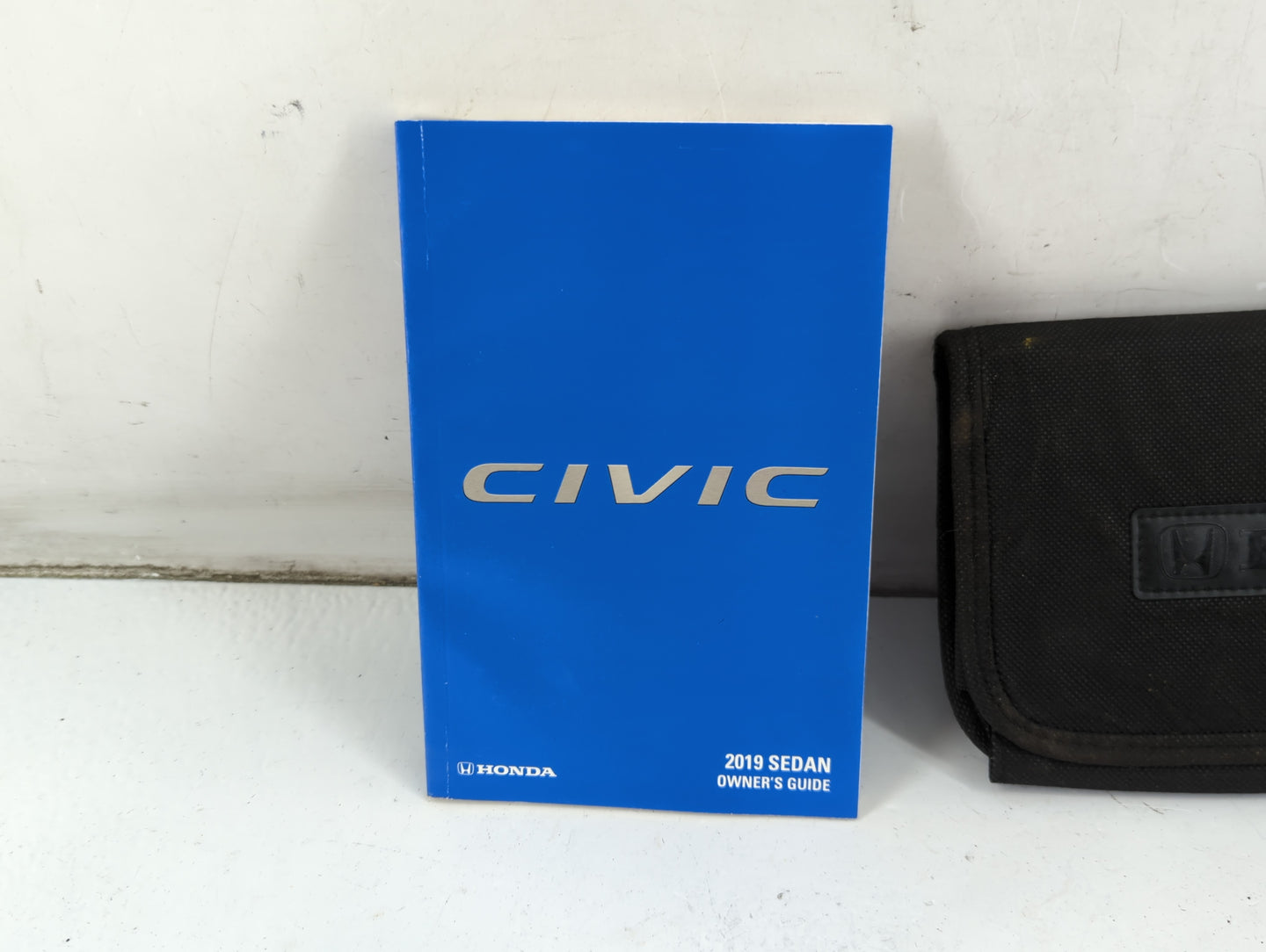 2019 Volkswagen Sedan Owners Manual Book Guide P/N:00X31-TBA-G300 OEM Used Auto Parts - Oemusedautoparts1.com