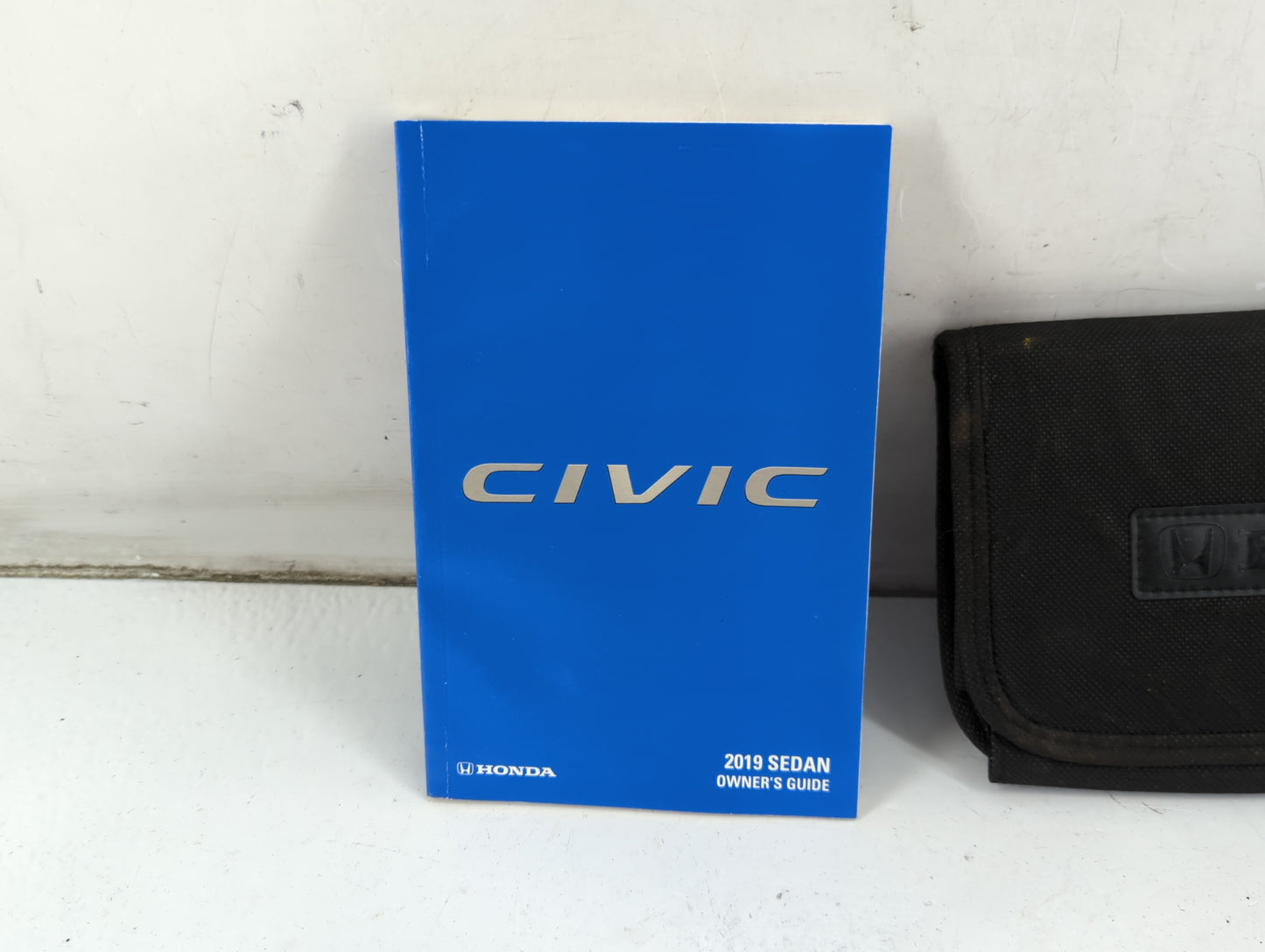 2019 Volkswagen Sedan Owners Manual Book Guide P/N:00X31-TBA-G300 OEM Used Auto Parts - Oemusedautoparts1.com