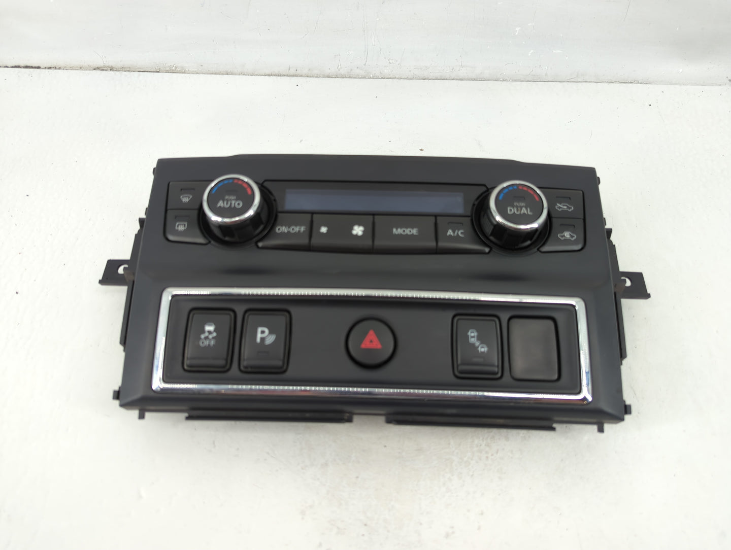 2019 Volkswagen Tiguan Climate Control Module Temperature AC/Heater Replacement P/N:27500 EZ20B Fits OEM Used Auto Parts - O