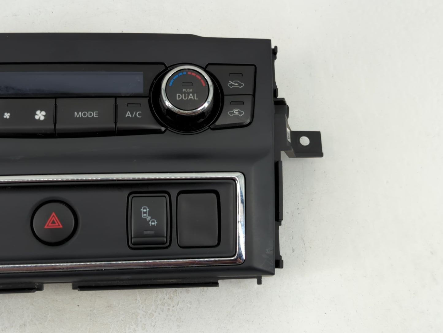 2019 Volkswagen Tiguan Climate Control Module Temperature AC/Heater Replacement P/N:27500 EZ20B Fits OEM Used Auto Parts - O