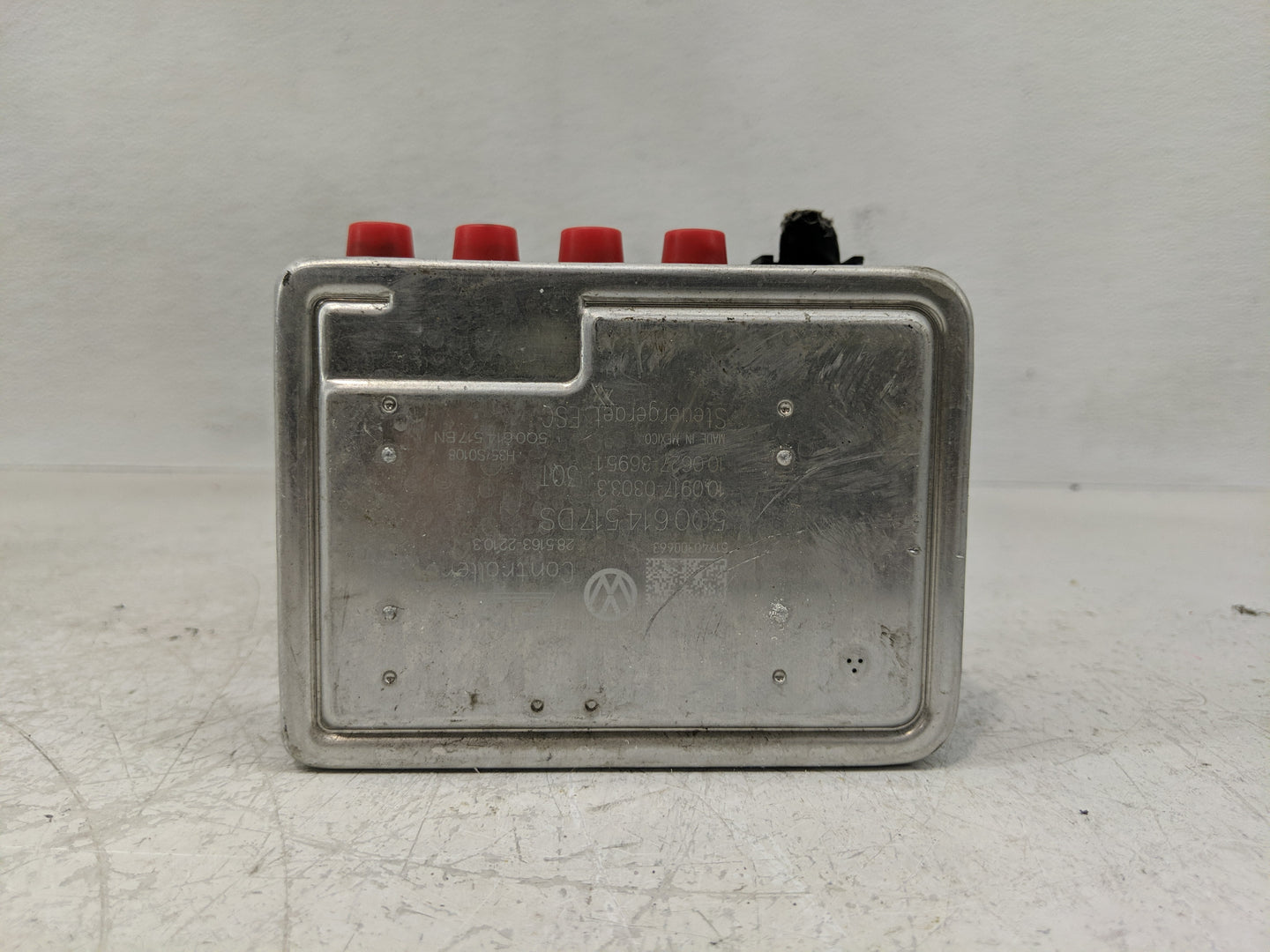 2018-2020 Volkswagen Tiguan ABS Pump Control Module Replacement P/N:5Q0 614 517 DS Fits Fits 2018 2019 2020 OEM Used Auto Pa