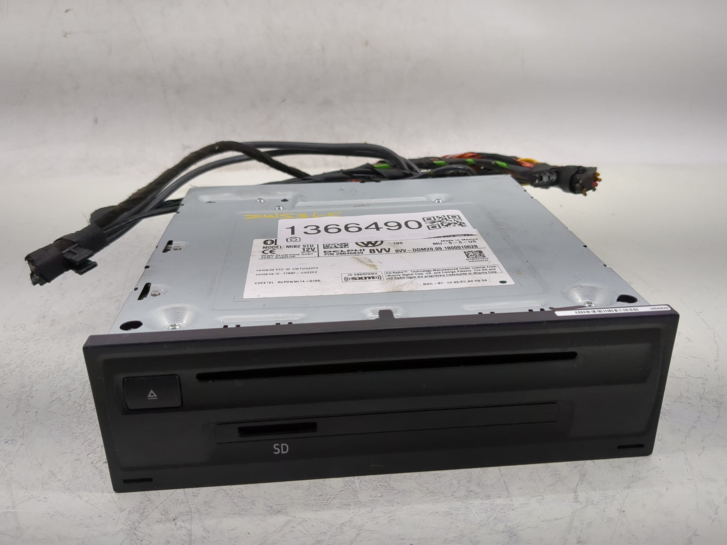 2018-2020 Volkswagen Tiguan Radio AM FM Cd Player Receiver Replacement P/N:3Q0035878B Fits Fits 2018 2019 2020 OEM Used Auto