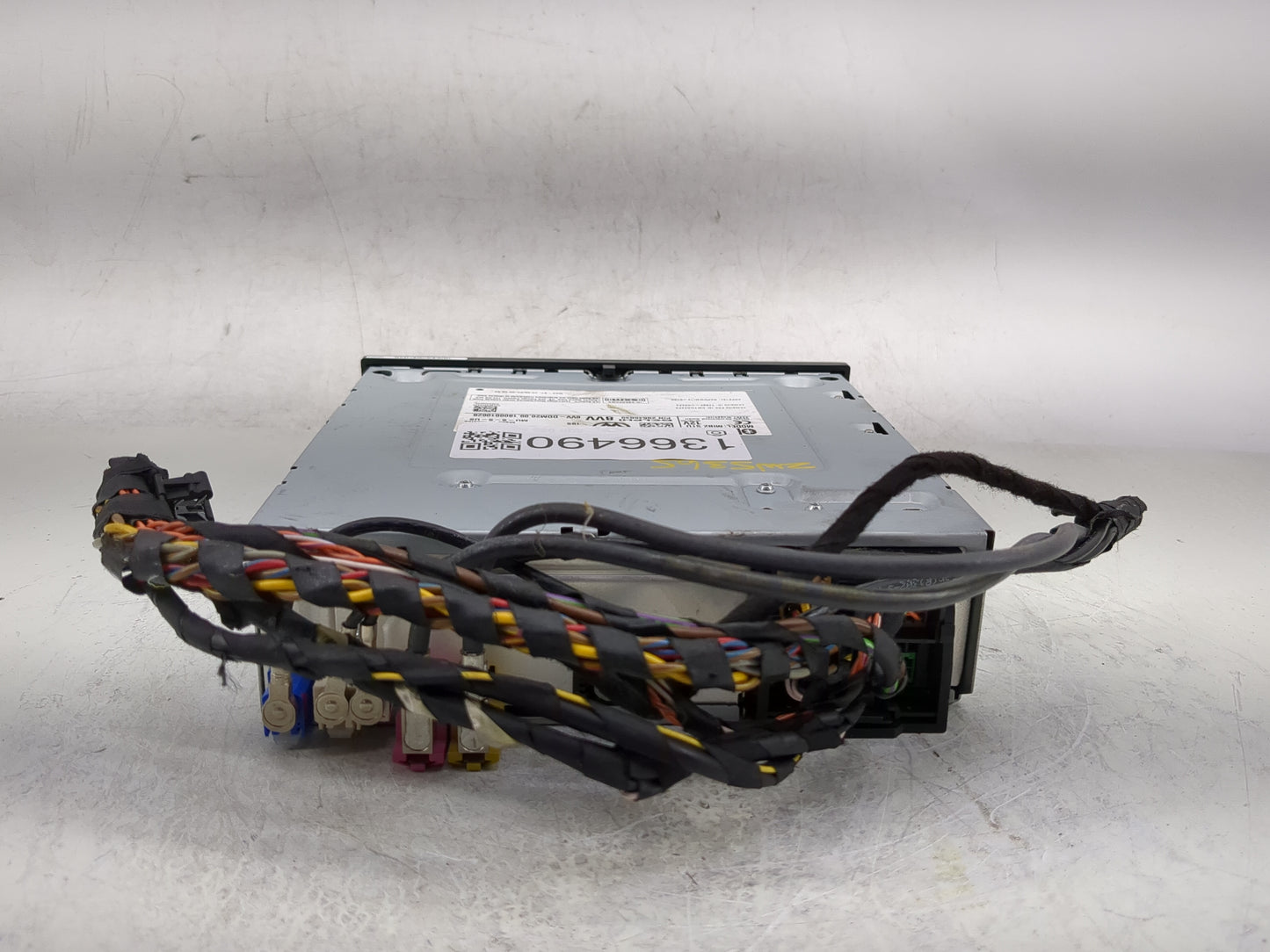 2018-2020 Volkswagen Tiguan Radio AM FM Cd Player Receiver Replacement P/N:3Q0035878B Fits Fits 2018 2019 2020 OEM Used Auto
