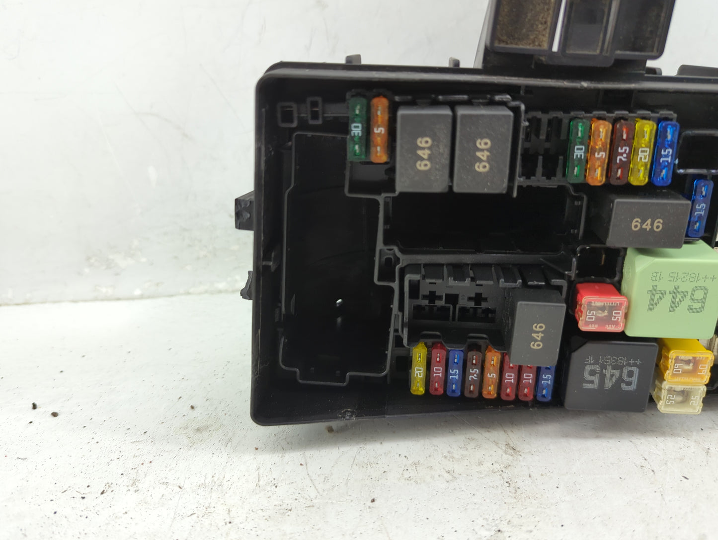 2018-2022 Volkswagen Tiguan Fusebox Fuse Box Panel Relay Module Fits Fits 2015 2016 2017 2018 2019 2020 2021 2022 OEM Used A