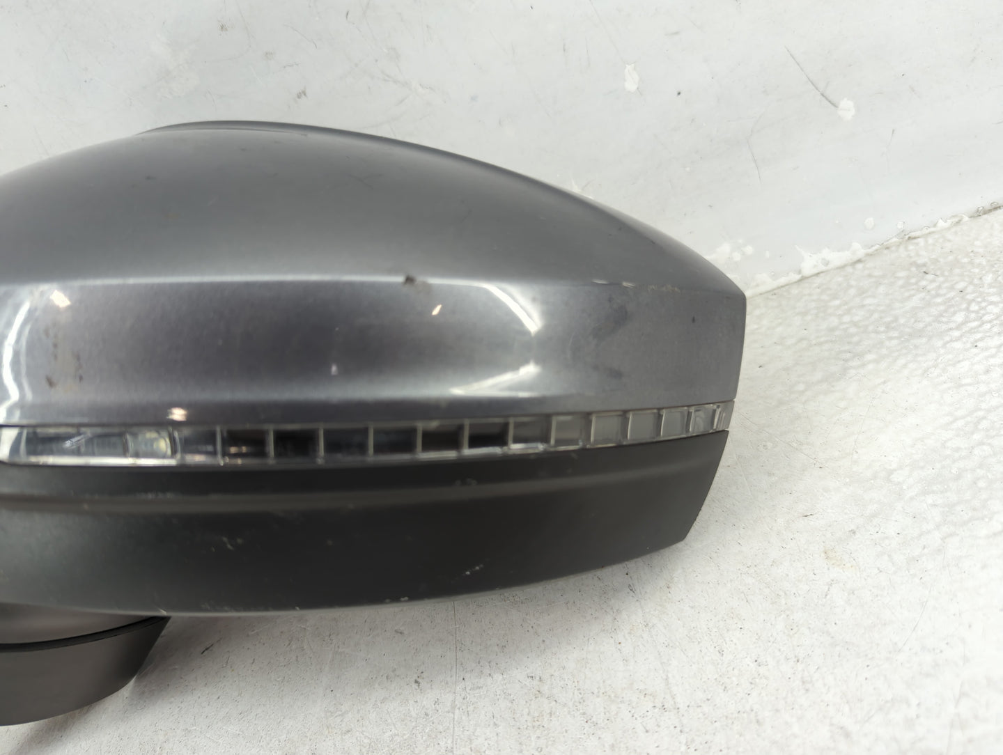 2019 Volkswagen Tiguan Driver Side View Mirror - Left Door Mirror OEM Used - Oemusedautoparts1.com