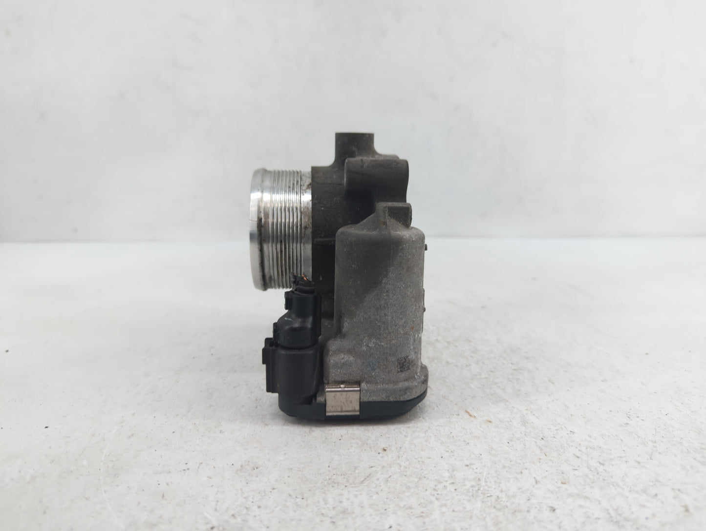 2018-2019 Volkswagen Tiguan Throttle Body P/N:06K 133 062 AG 06K 133 062 AN Fits Fits 2018 2019 OEM Used Auto Parts - Oemuse