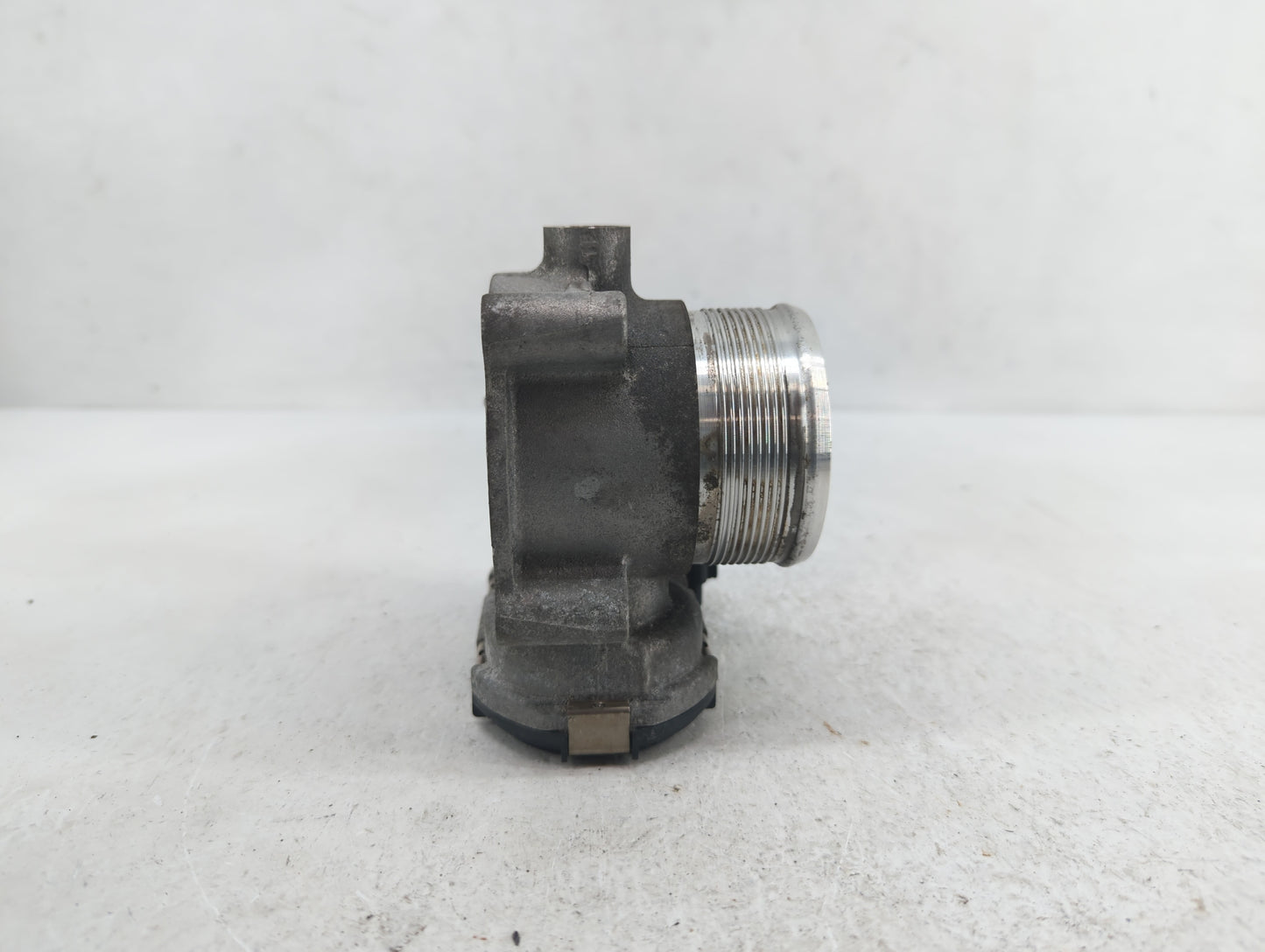 2018-2019 Volkswagen Tiguan Throttle Body P/N:06K 133 062 AG 06K 133 062 AN Fits Fits 2018 2019 OEM Used Auto Parts - Oemuse