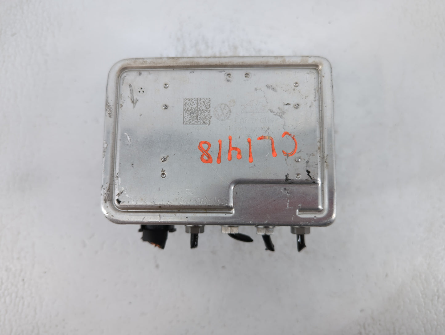 2018-2020 Volkswagen Tiguan ABS Pump Control Module Replacement P/N:5Q0 614 517 DS Fits Fits 2018 2019 2020 OEM Used Auto Pa