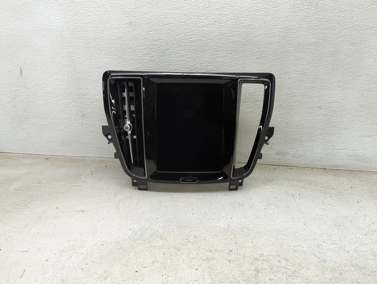 2019-2020 Volvo S60 Information Display Screen 1469306 - Oemusedautoparts1.com