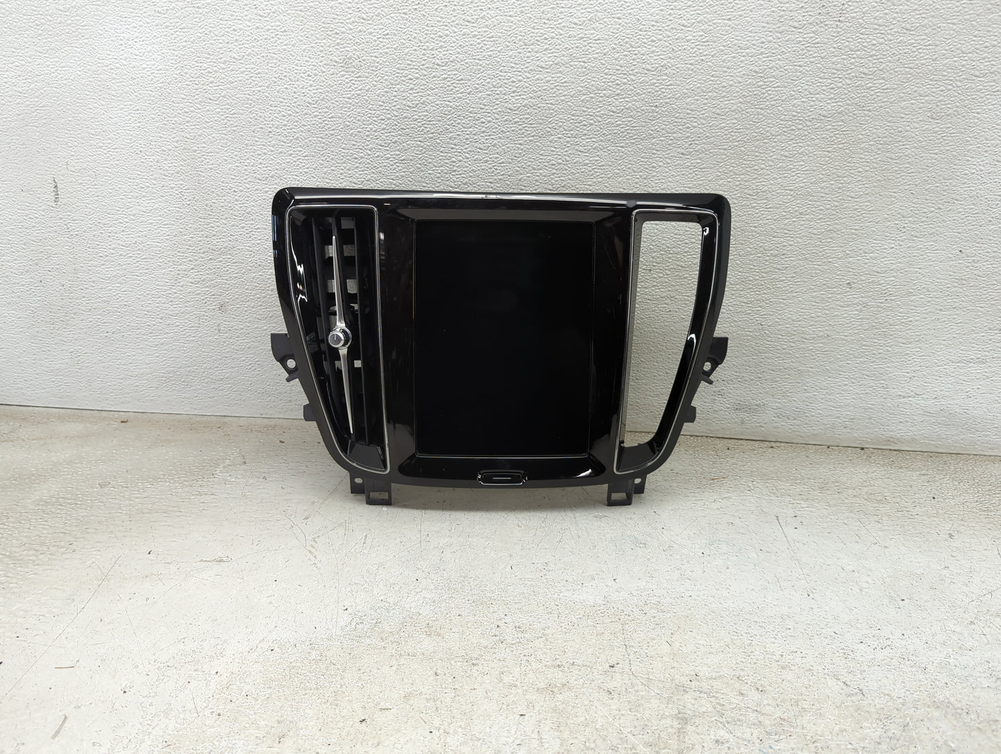 2019-2020 Volvo S60 Information Display Screen 1469306 - Oemusedautoparts1.com