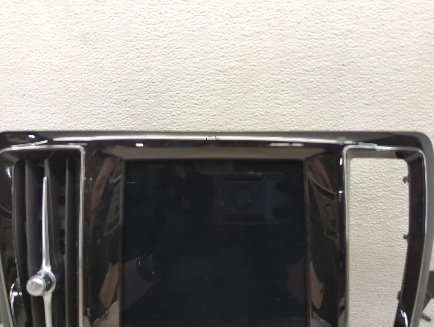 2019-2020 Volvo S60 Information Display Screen 1469306 - Oemusedautoparts1.com