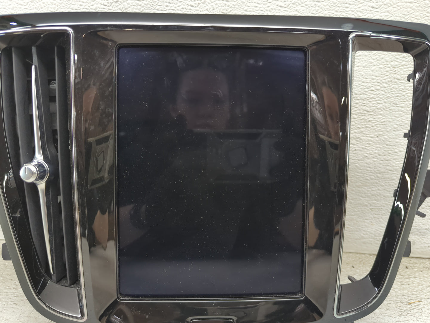 2019-2020 Volvo S60 Information Display Screen 1469306 - Oemusedautoparts1.com