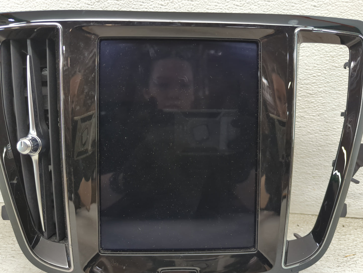 2019-2020 Volvo S60 Information Display Screen 1469306 - Oemusedautoparts1.com
