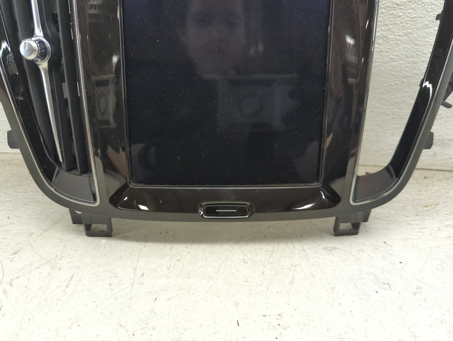 2019-2020 Volvo S60 Information Display Screen 1469306 - Oemusedautoparts1.com