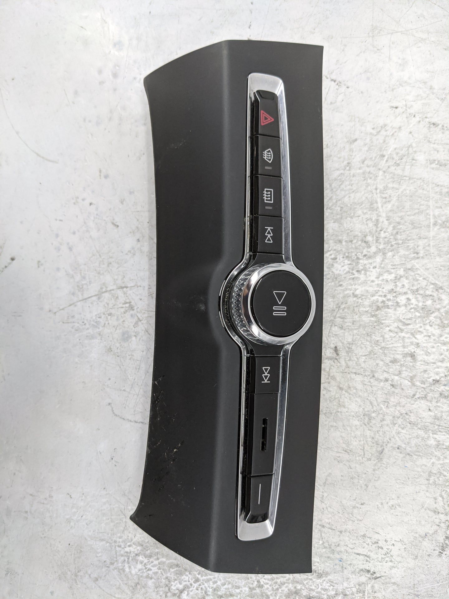 2017-2020 Volvo S90 Climate Control Module Temperature AC/Heater Replacement P/N:P31398845 32234734 Fits OEM Used Auto Parts