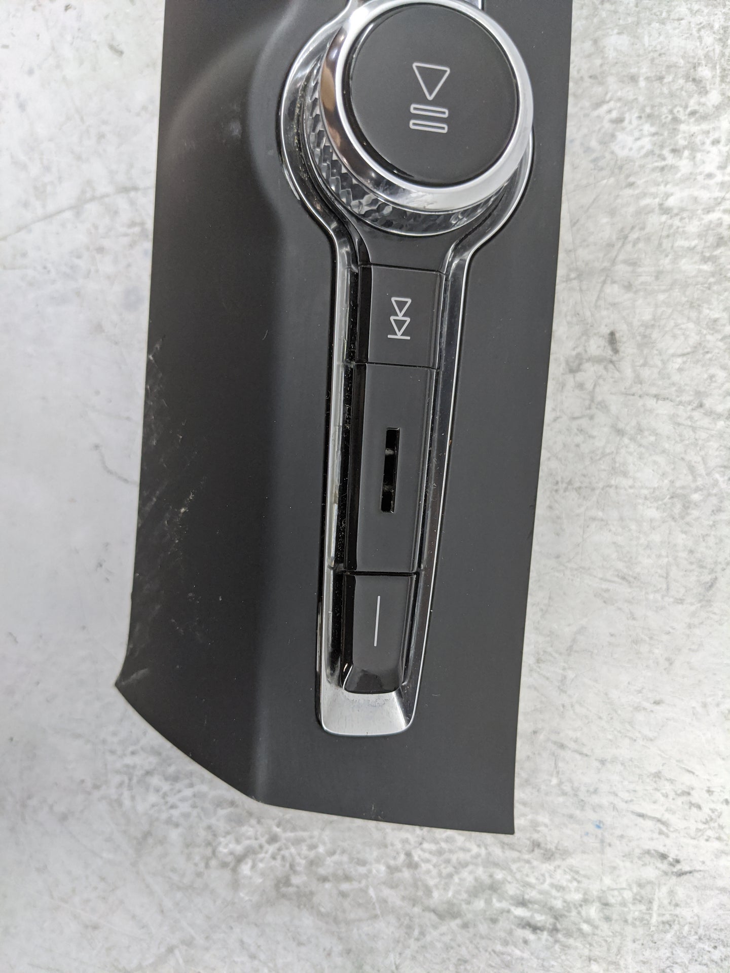 2017-2020 Volvo S90 Climate Control Module Temperature AC/Heater Replacement P/N:P31398845 32234734 Fits OEM Used Auto Parts