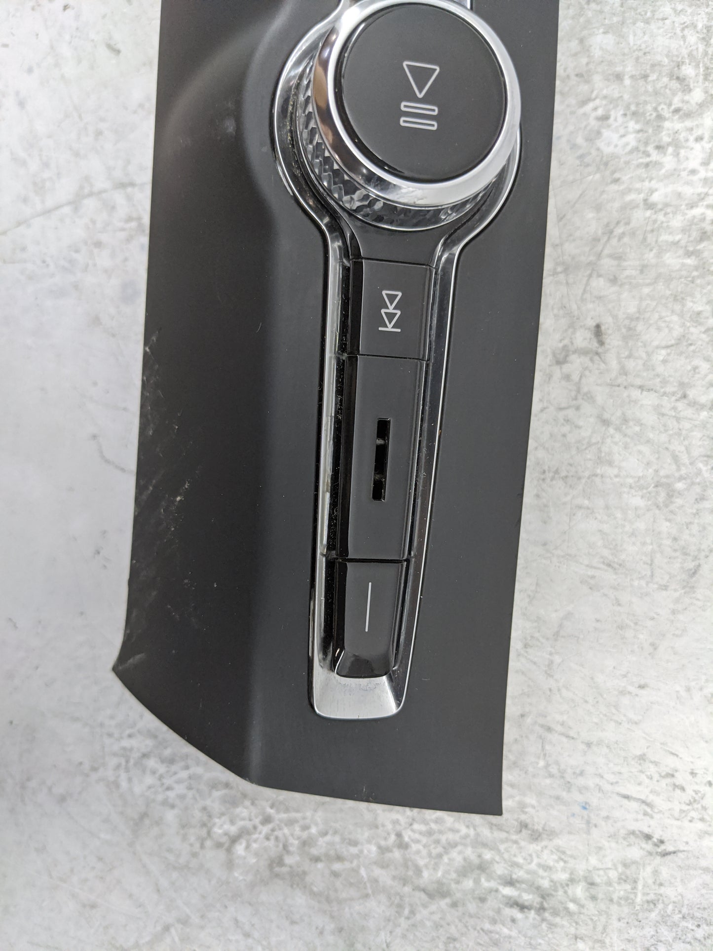 2017-2020 Volvo S90 Climate Control Module Temperature AC/Heater Replacement P/N:P31398845 32234734 Fits OEM Used Auto Parts