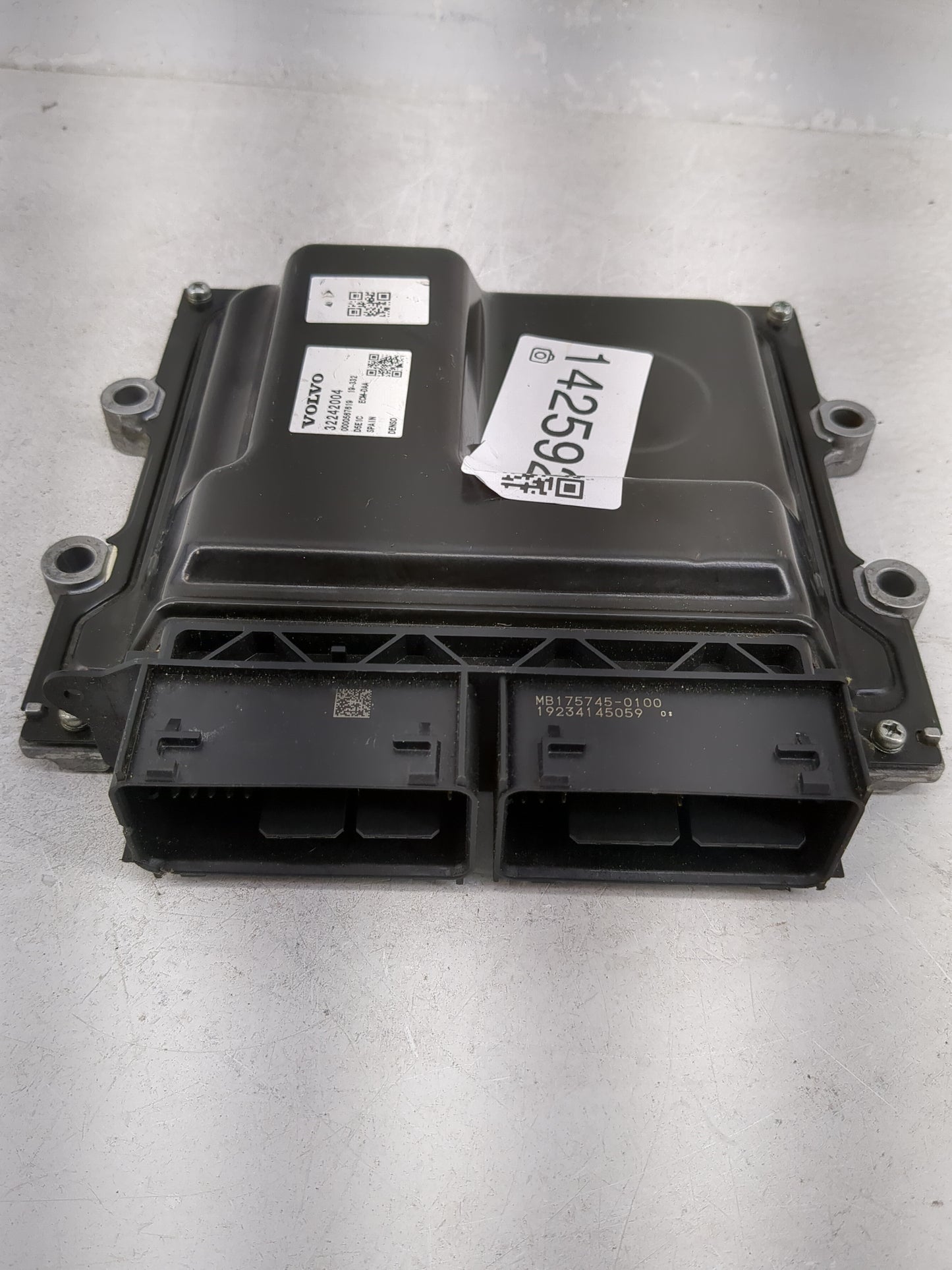 2019-2020 Volvo Xc40 PCM Engine Control Computer ECU ECM PCU OEM P/N:32242004 Fits Fits 2018 2019 2020 2021 OEM Used Auto Pa
