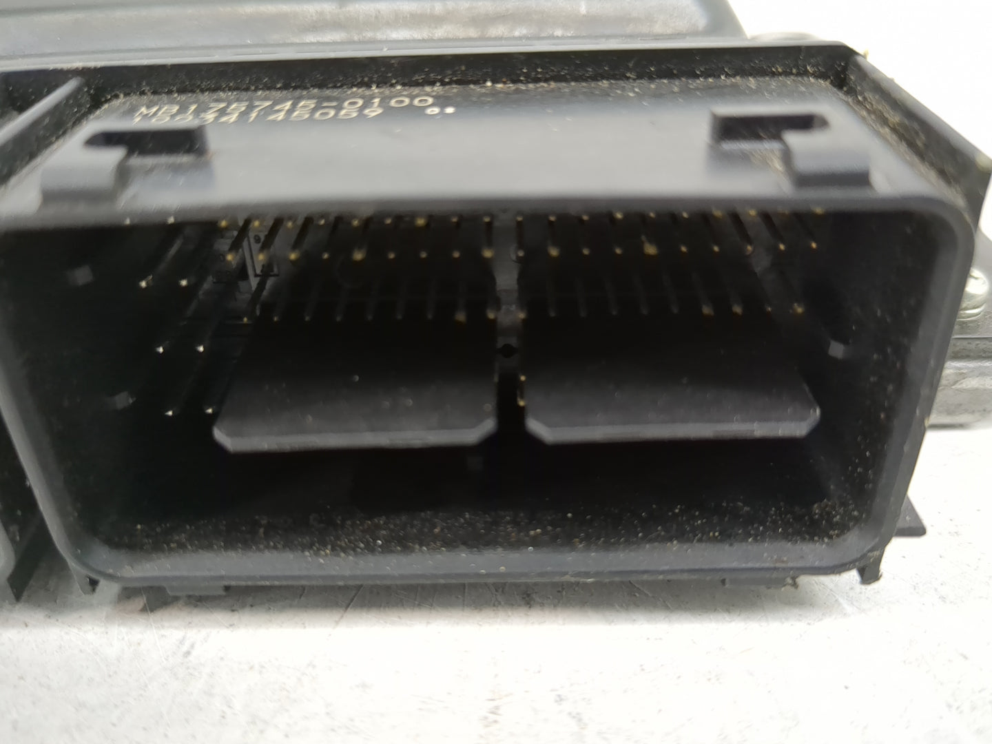 2019-2020 Volvo Xc40 PCM Engine Control Computer ECU ECM PCU OEM P/N:32242004 Fits Fits 2018 2019 2020 2021 OEM Used Auto Pa